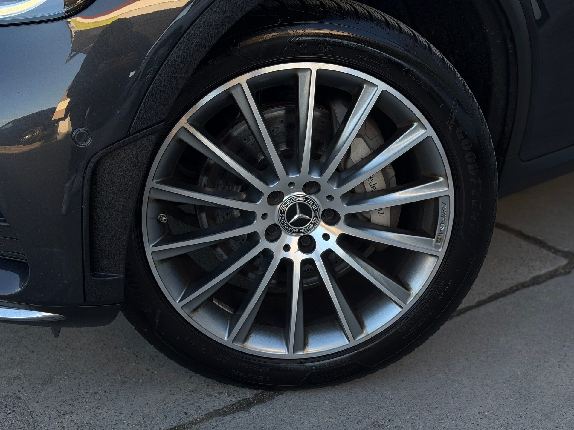 MERCEDES-BENZ GLC 300 d AMG Line 4Matic 9G-Tronic-image-7