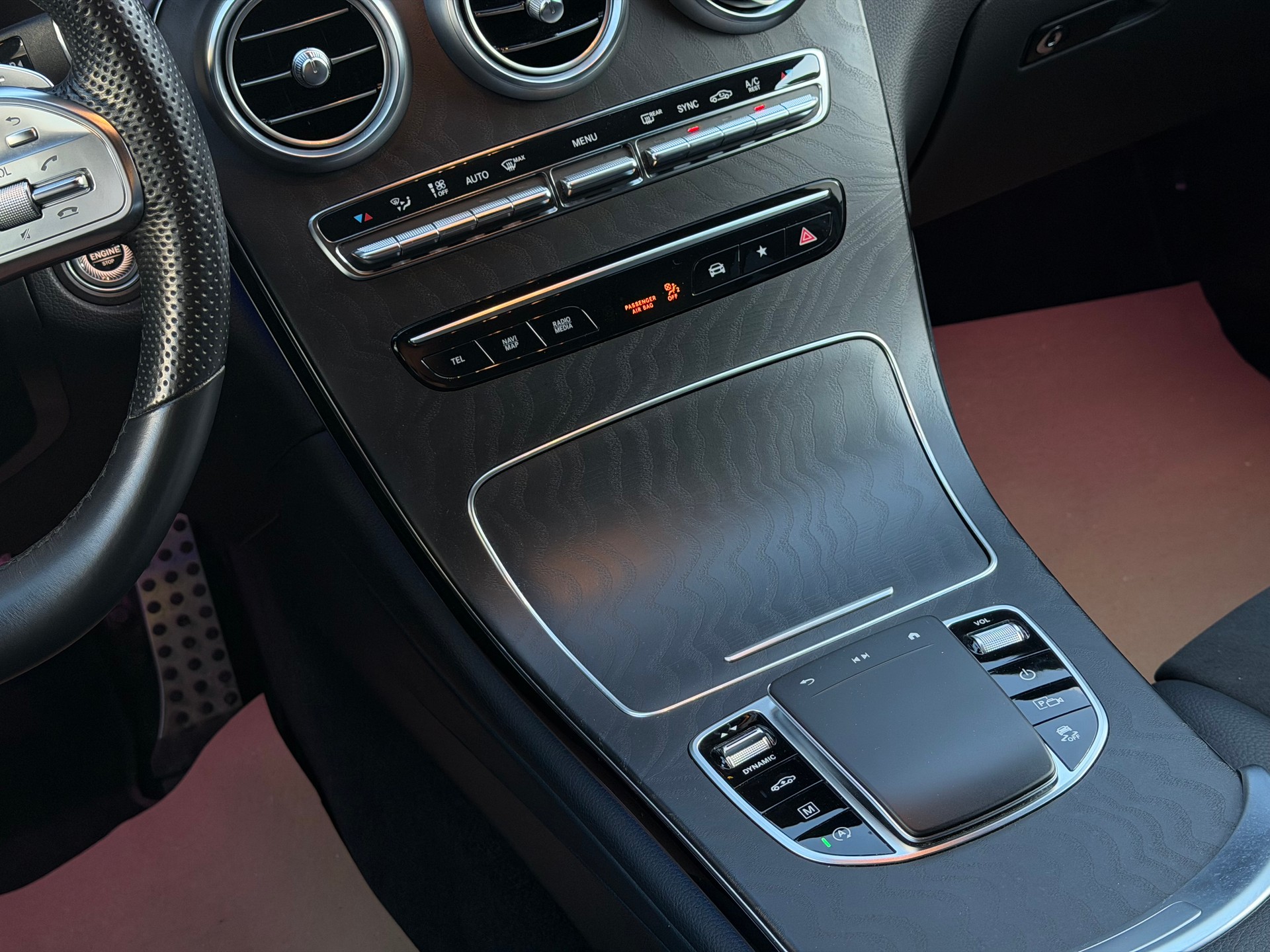 MERCEDES-BENZ GLC 300 d AMG Line 4Matic 9G-Tronic-image-16