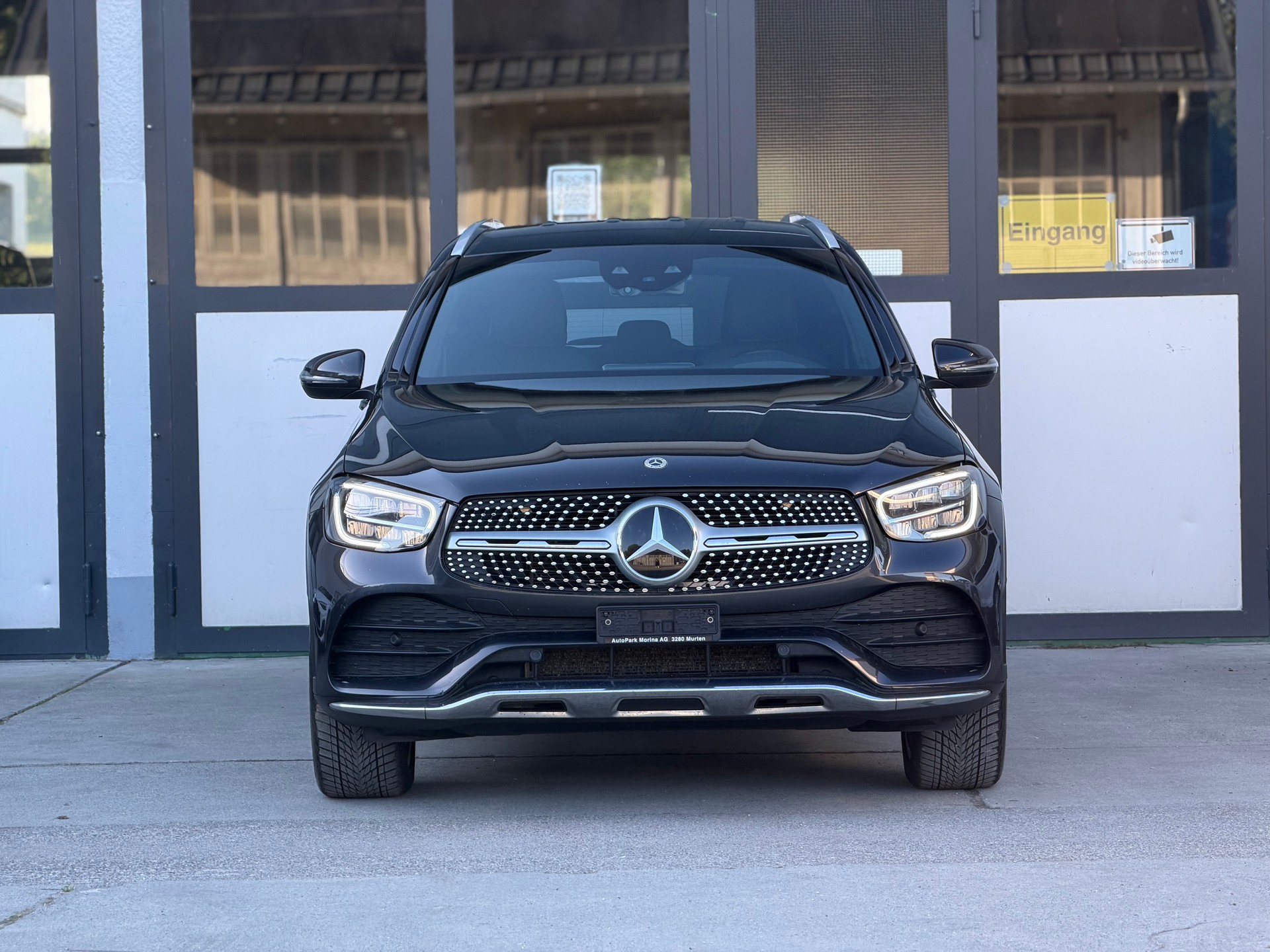 MERCEDES-BENZ GLC 300 d AMG Line 4Matic 9G-Tronic-image-2
