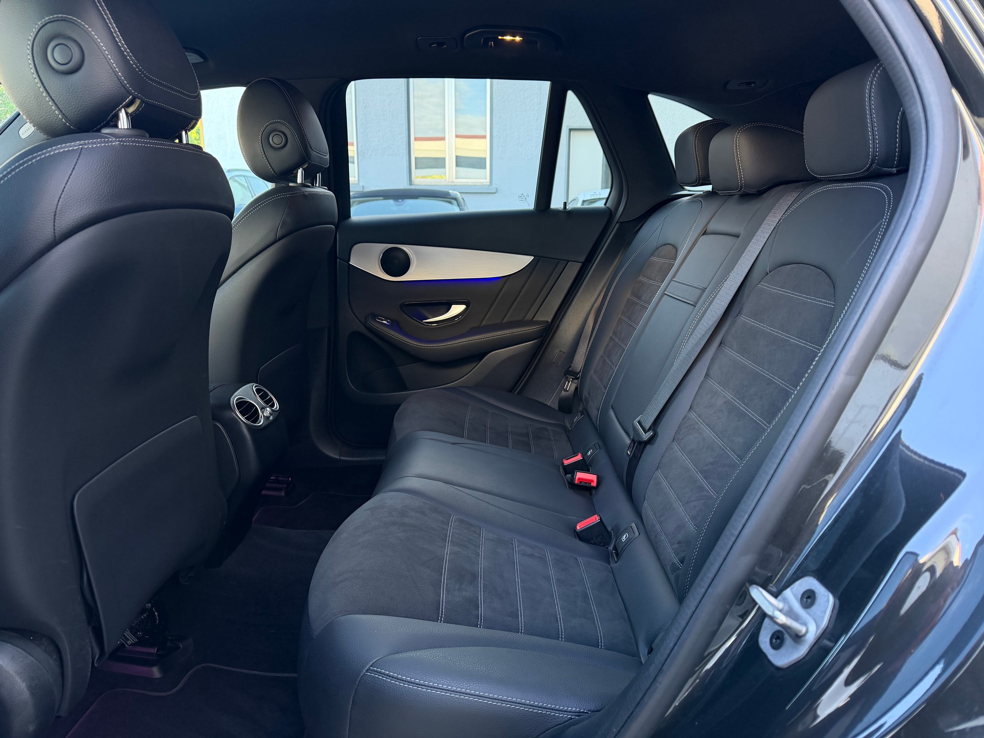 MERCEDES-BENZ GLC 300 d AMG Line 4Matic 9G-Tronic-image-9