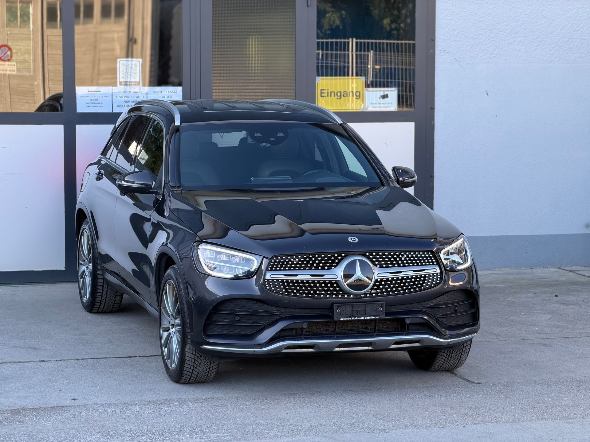 MERCEDES-BENZ GLC 300 d AMG Line 4Matic 9G-Tronic-image-3