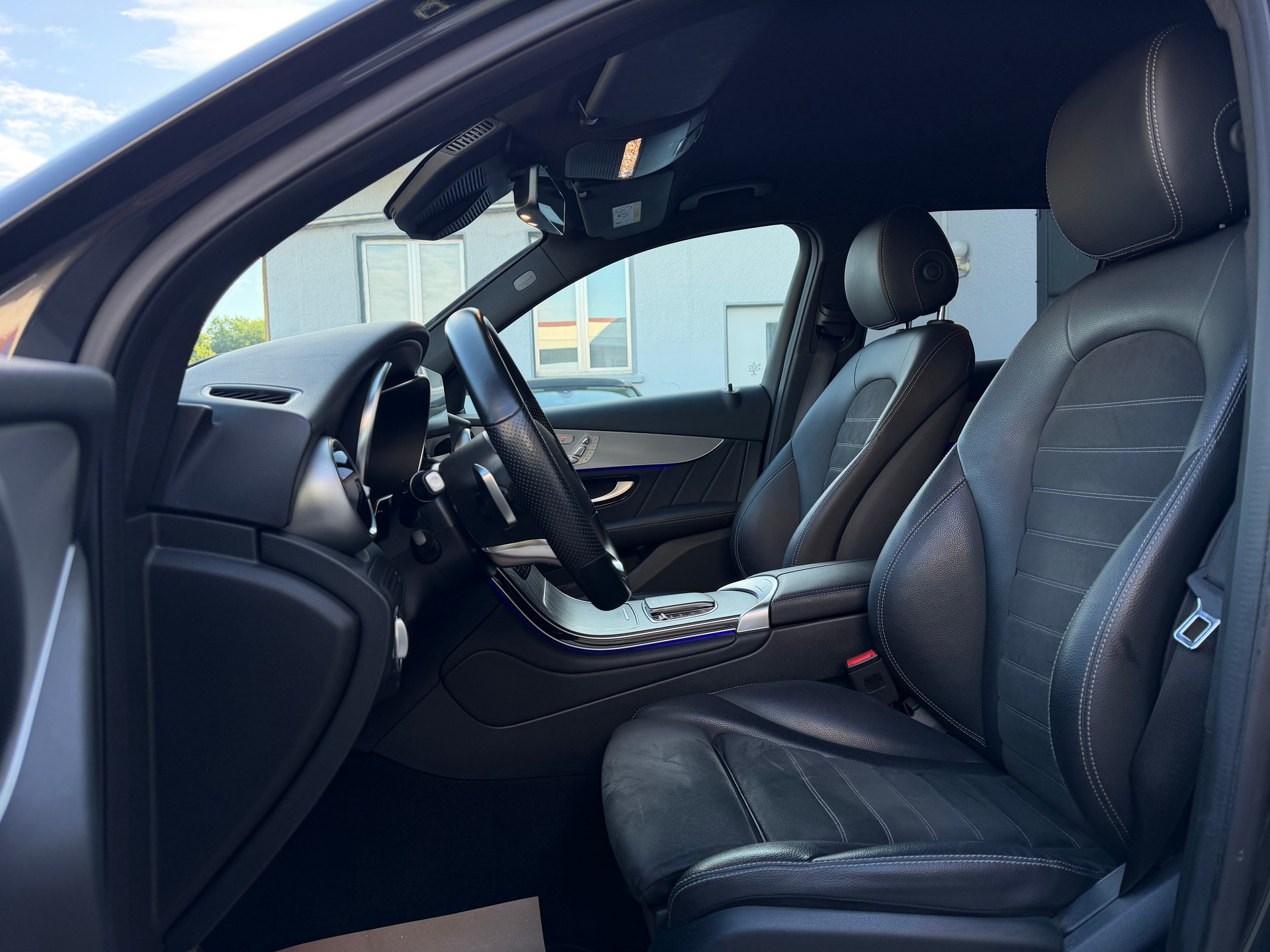 MERCEDES-BENZ GLC 300 d AMG Line 4Matic 9G-Tronic-image-8