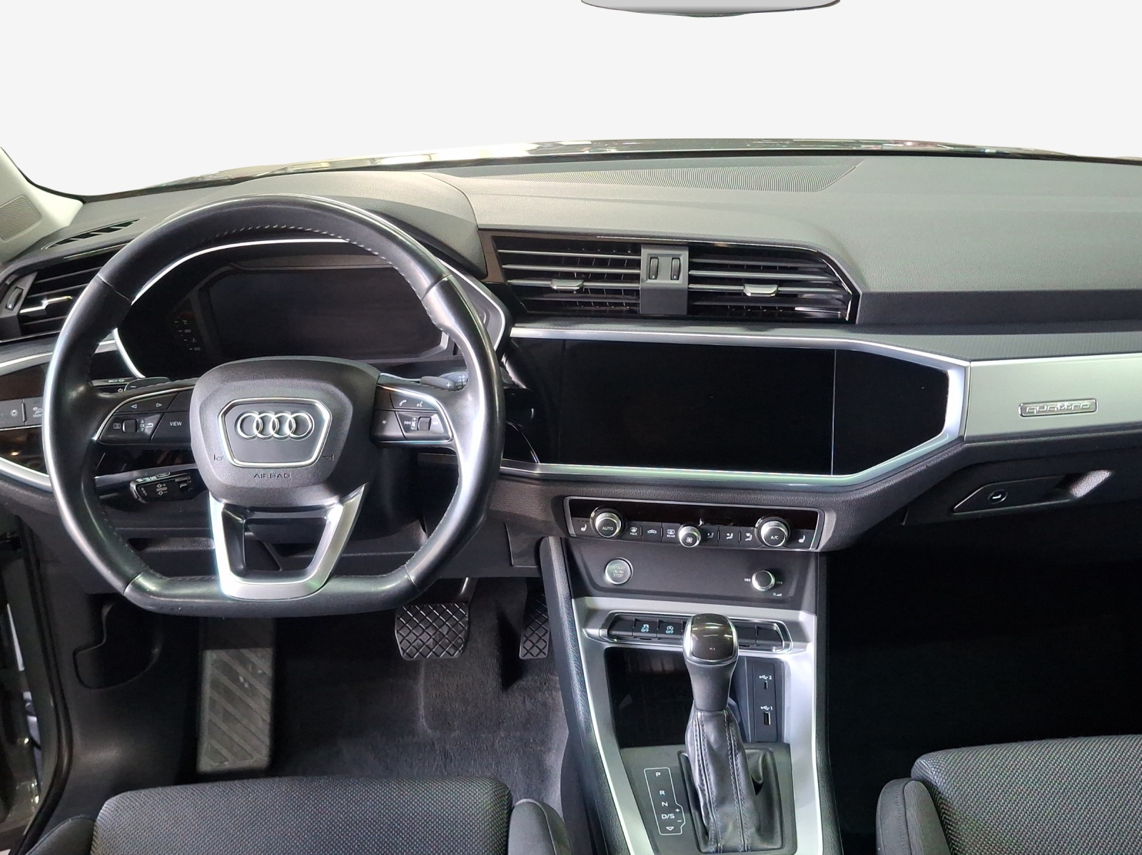AUDI Q3 40 TFSI advanced quattro S-tronic-image-8