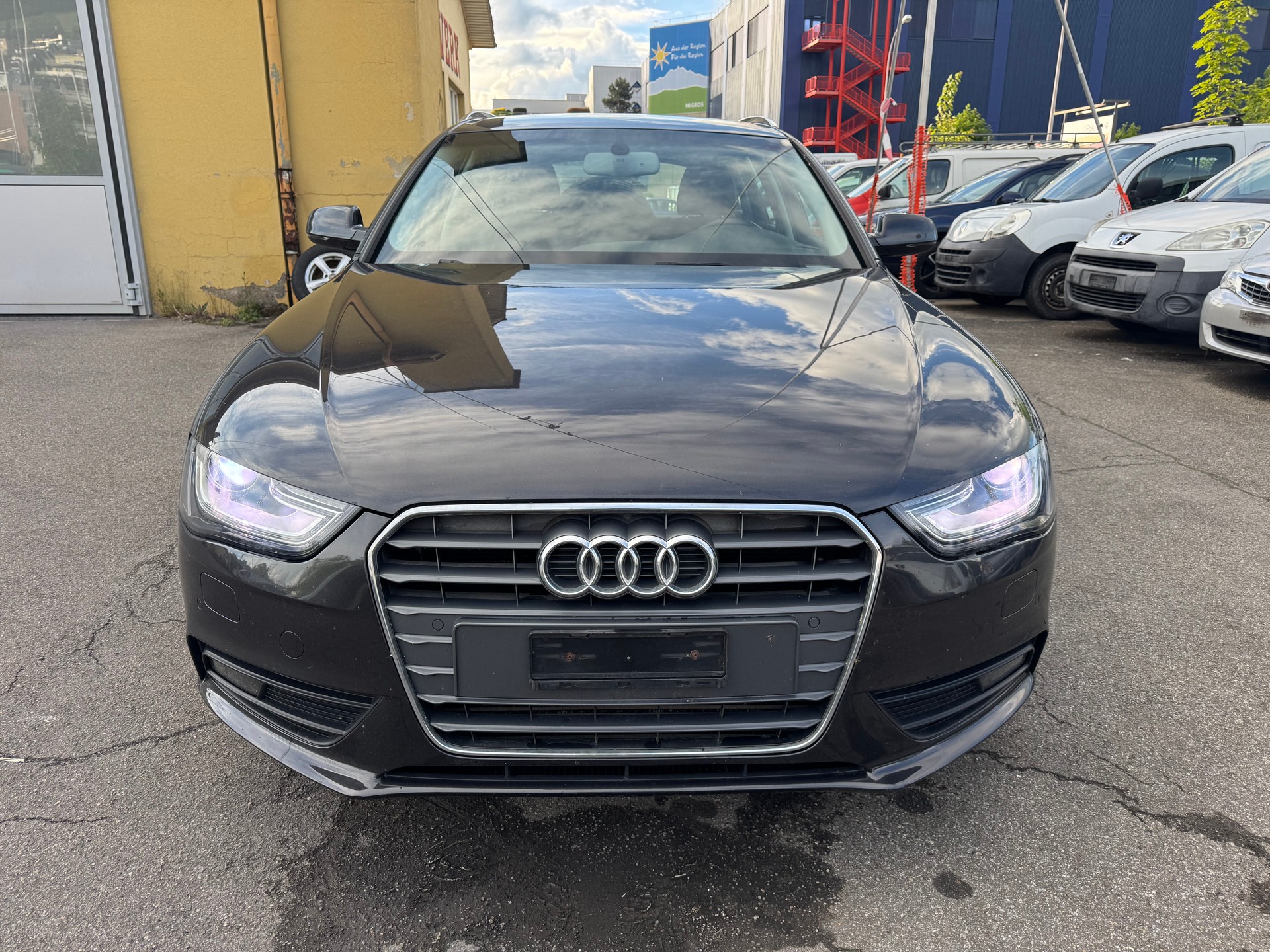 AUDI A4 Avant 1.8 TFSI-image-0