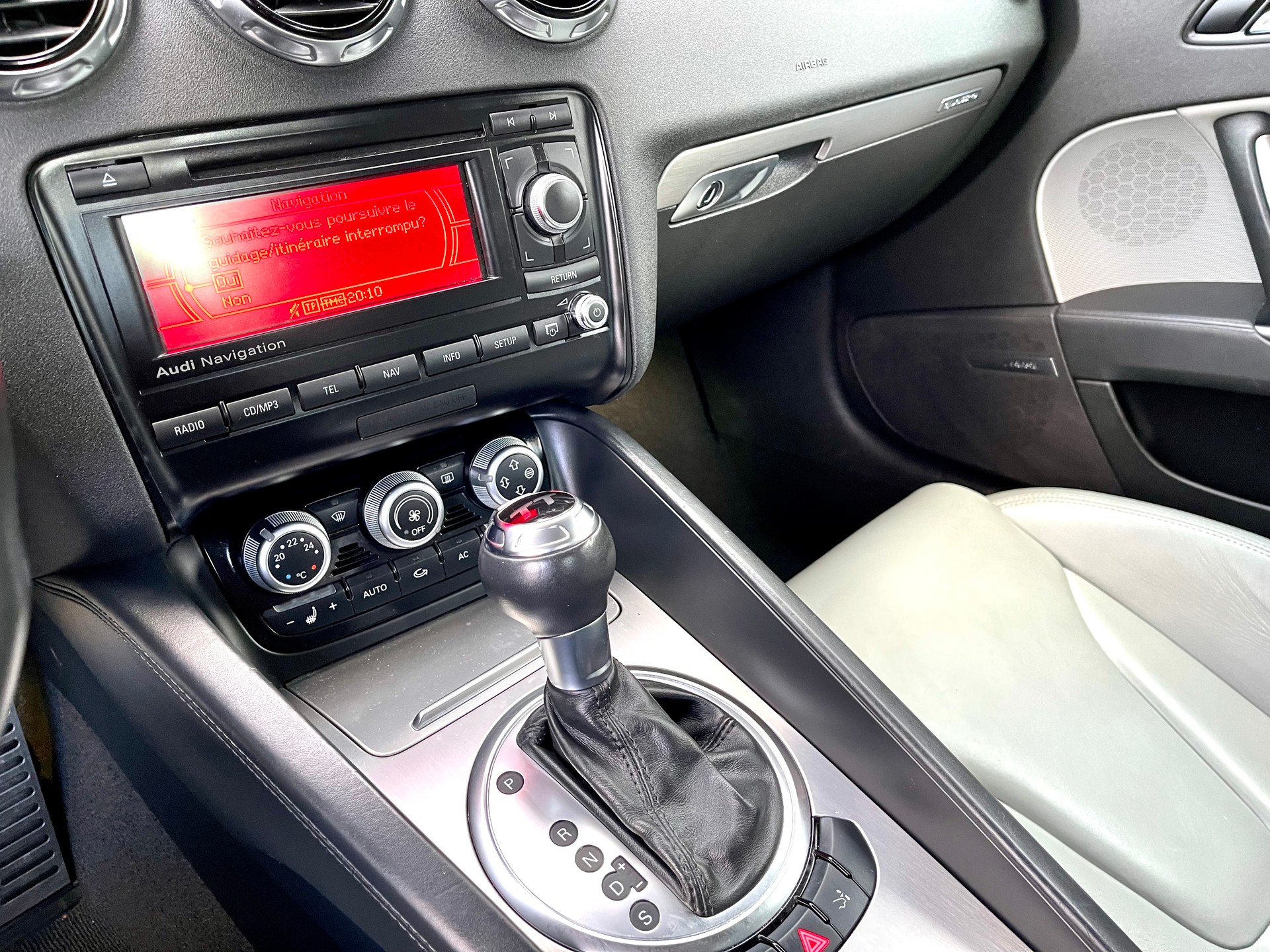 AUDI TT Coupé 2.0 TFSI quattro S-tronic-image-15