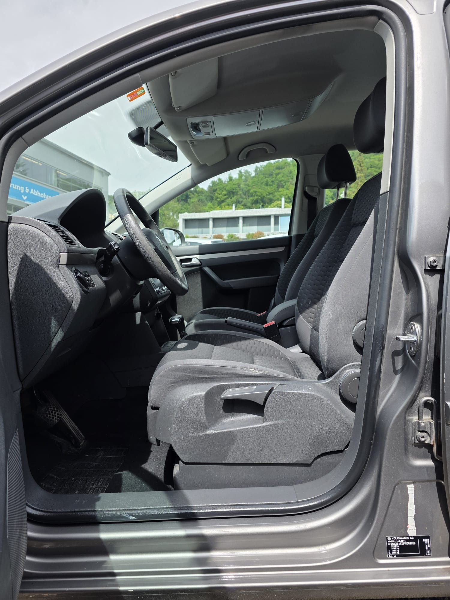 VW Touran 2.0 TDI Highline-image-8