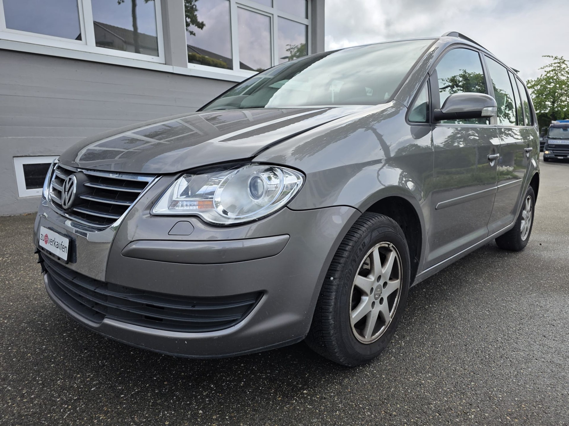 VW Touran 2.0 TDI Highline-image-0