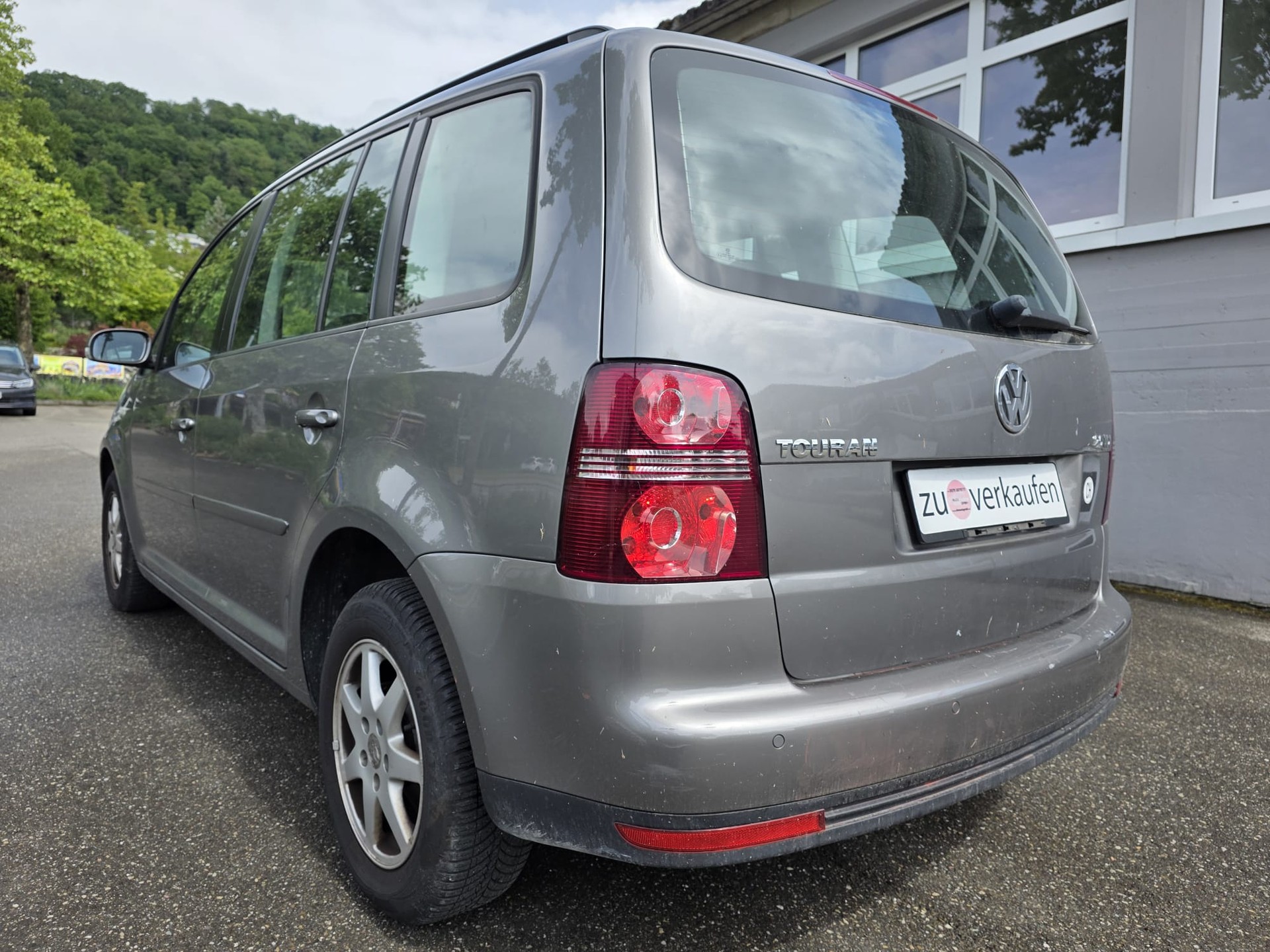 VW Touran 2.0 TDI Highline-image-6
