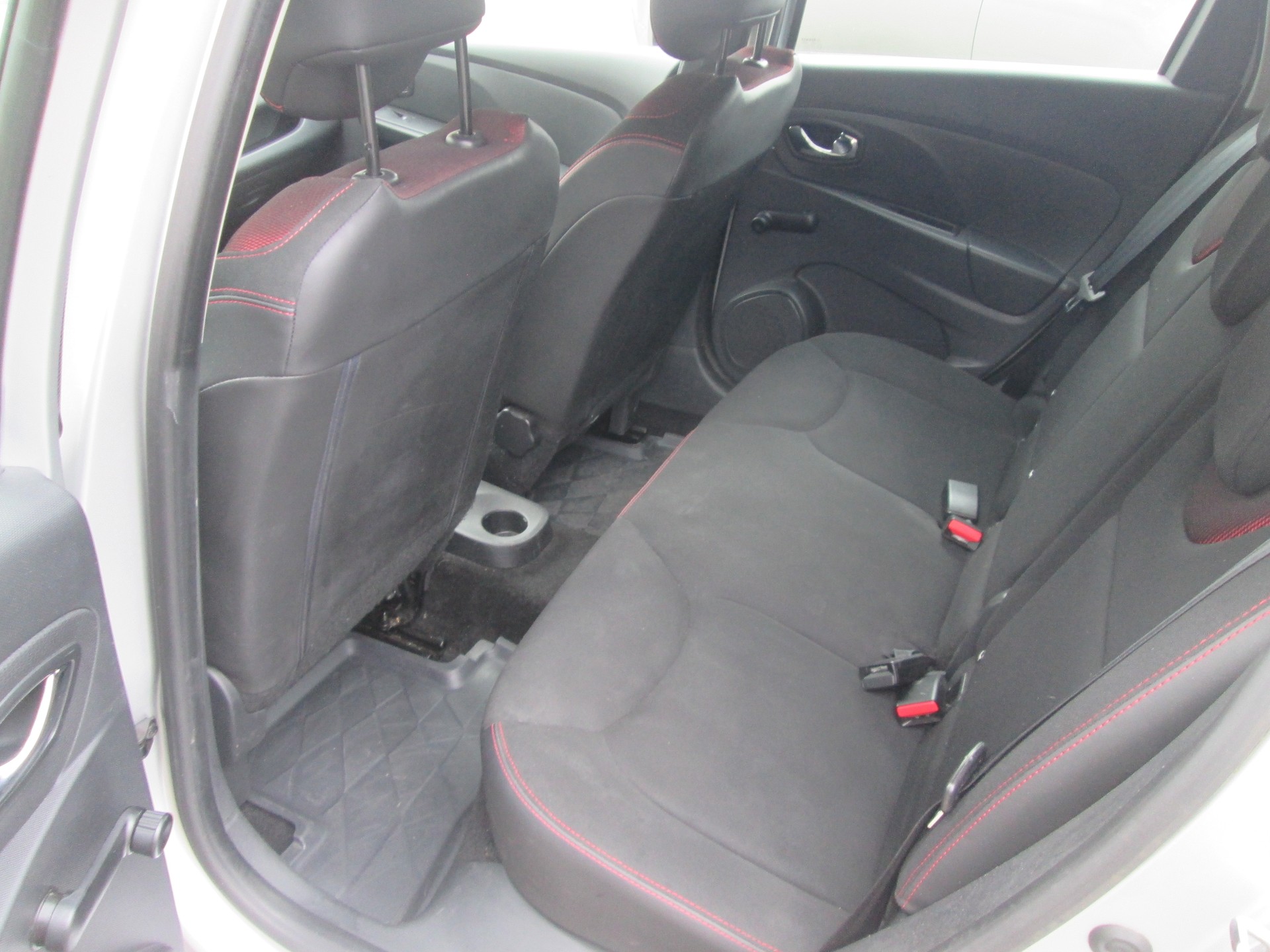 RENAULT Clio Grandtour 1.2 16V Authentique-image-8