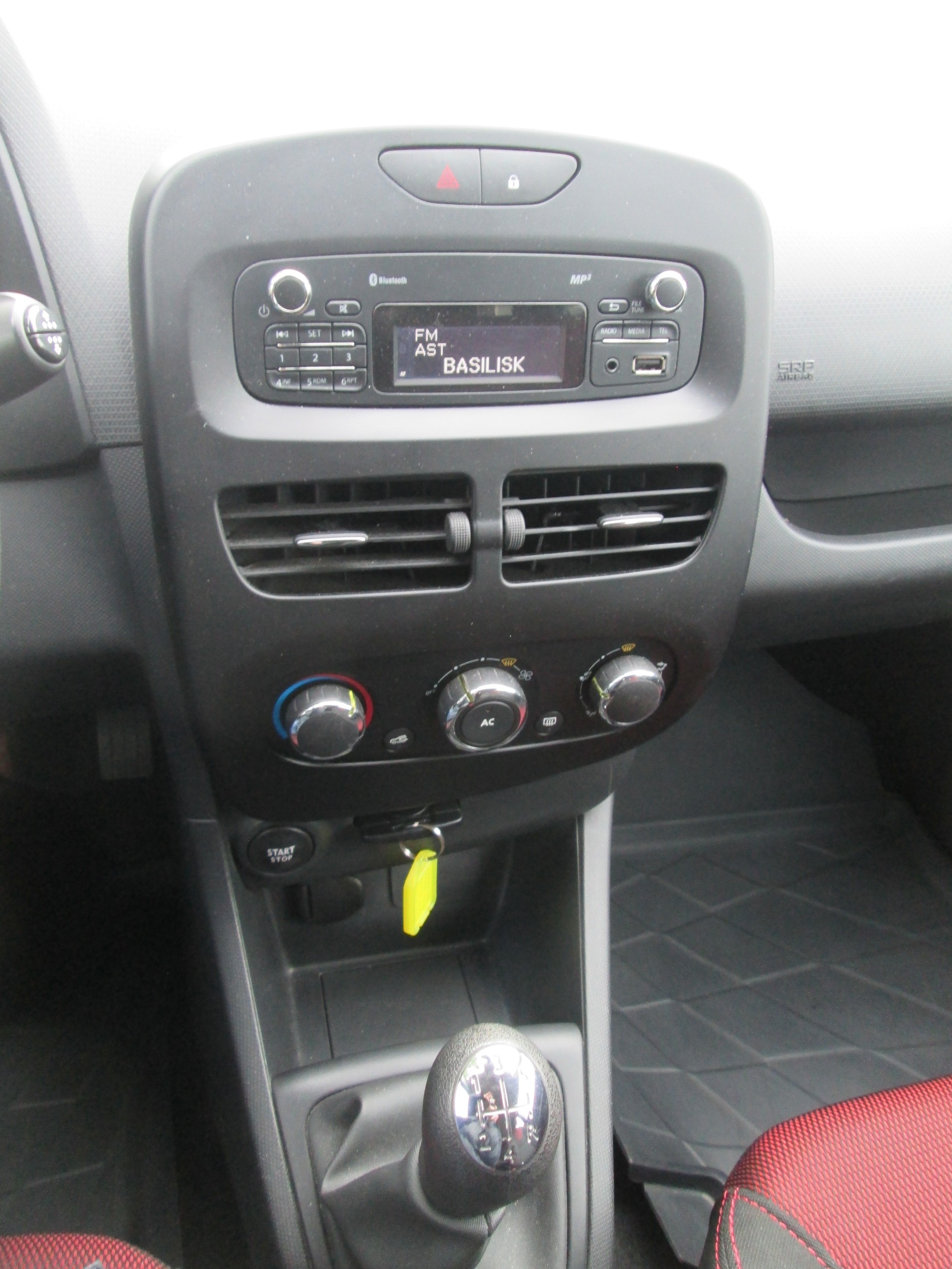 RENAULT Clio Grandtour 1.2 16V Authentique-image-13