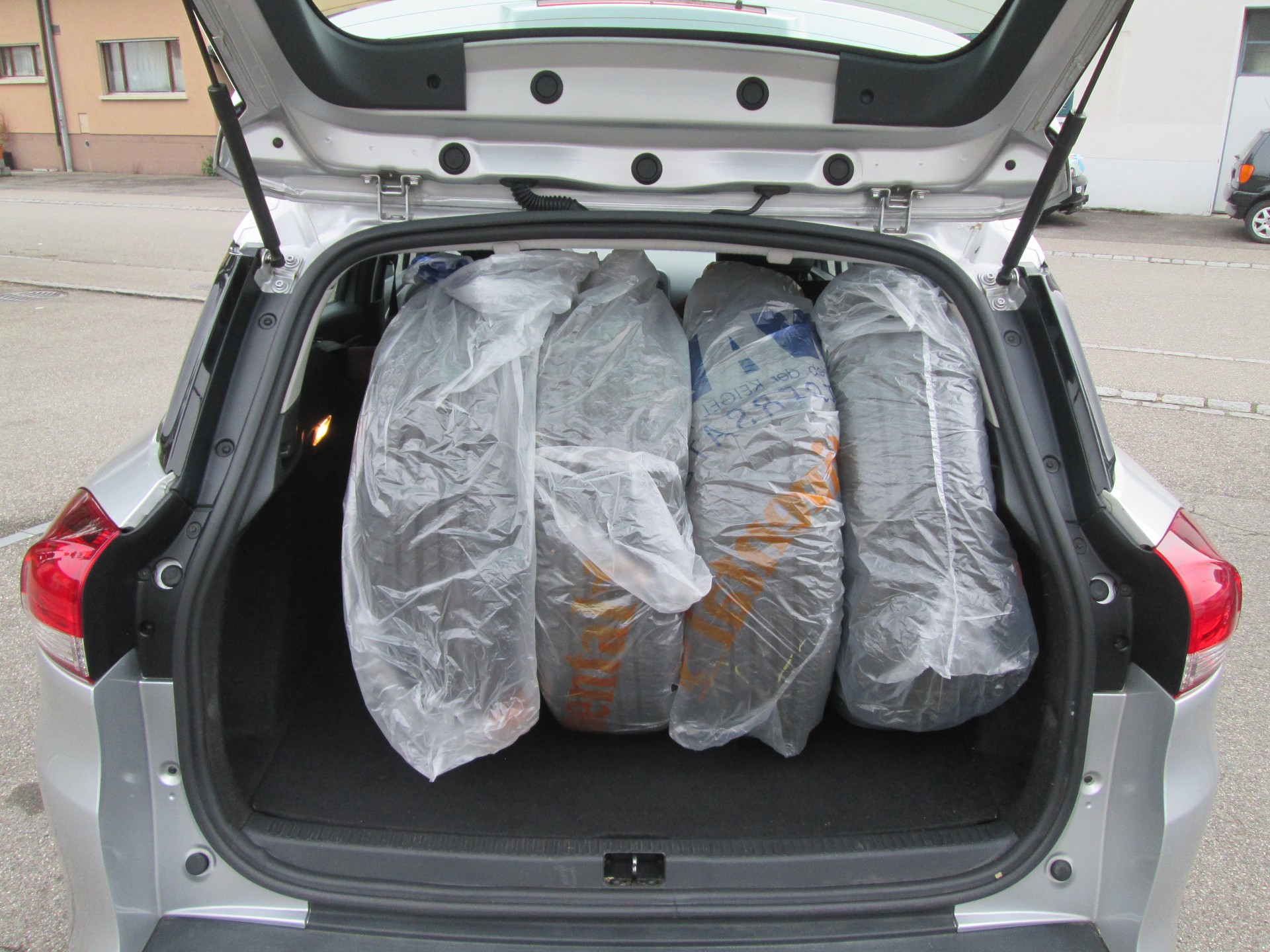 RENAULT Clio Grandtour 1.2 16V Authentique-image-9