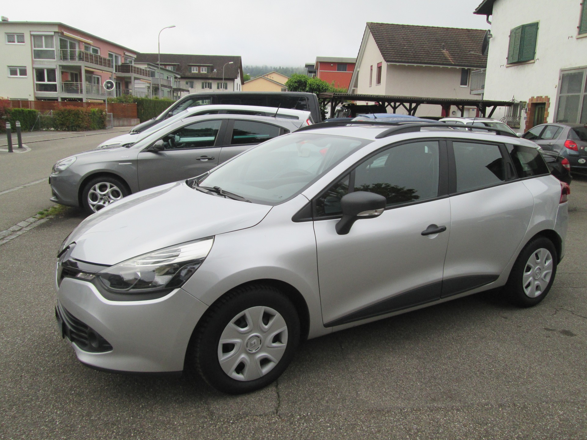 RENAULT Clio Grandtour 1.2 16V Authentique-image-0