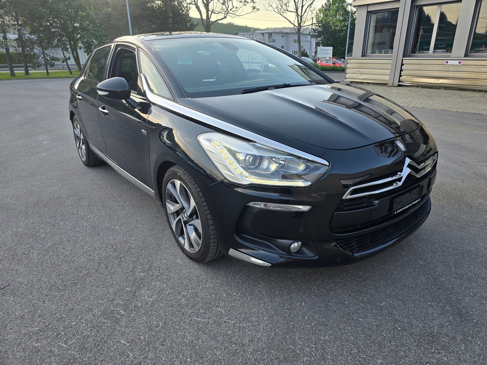 DS AUTOMOBILES DS5 HYbrid4 200 Sport Chic EGS6-image-2