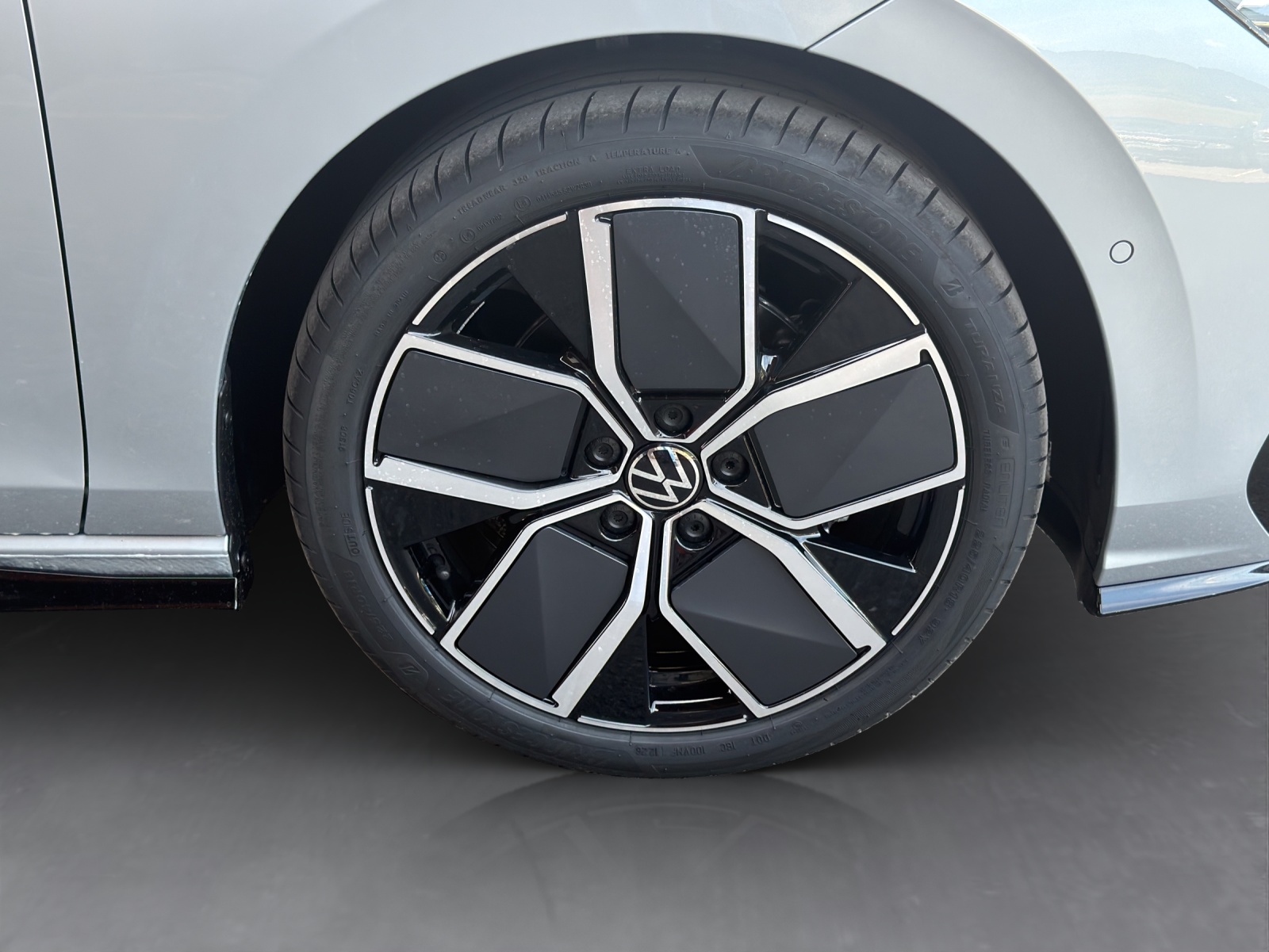 VW Golf 2.0 TSI R-Line DSG 4 Motion-image-8