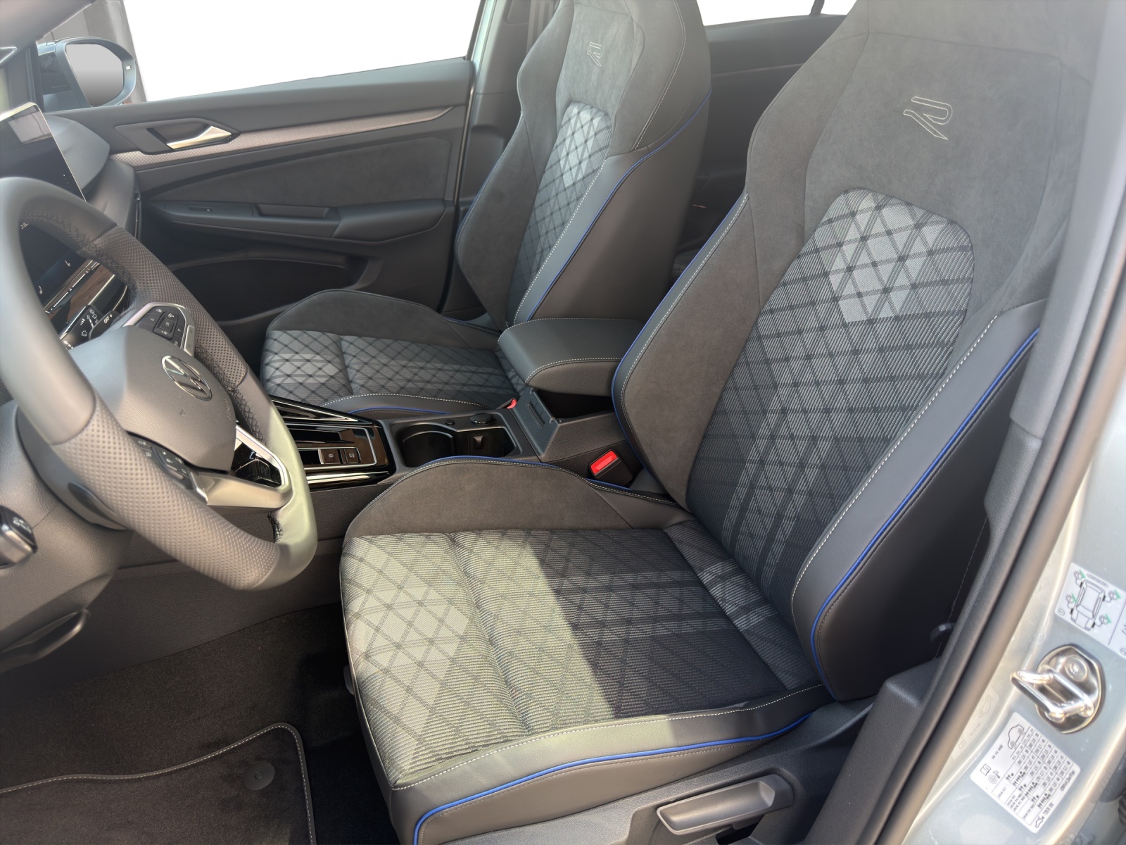 VW Golf 2.0 TSI R-Line DSG 4 Motion-image-9