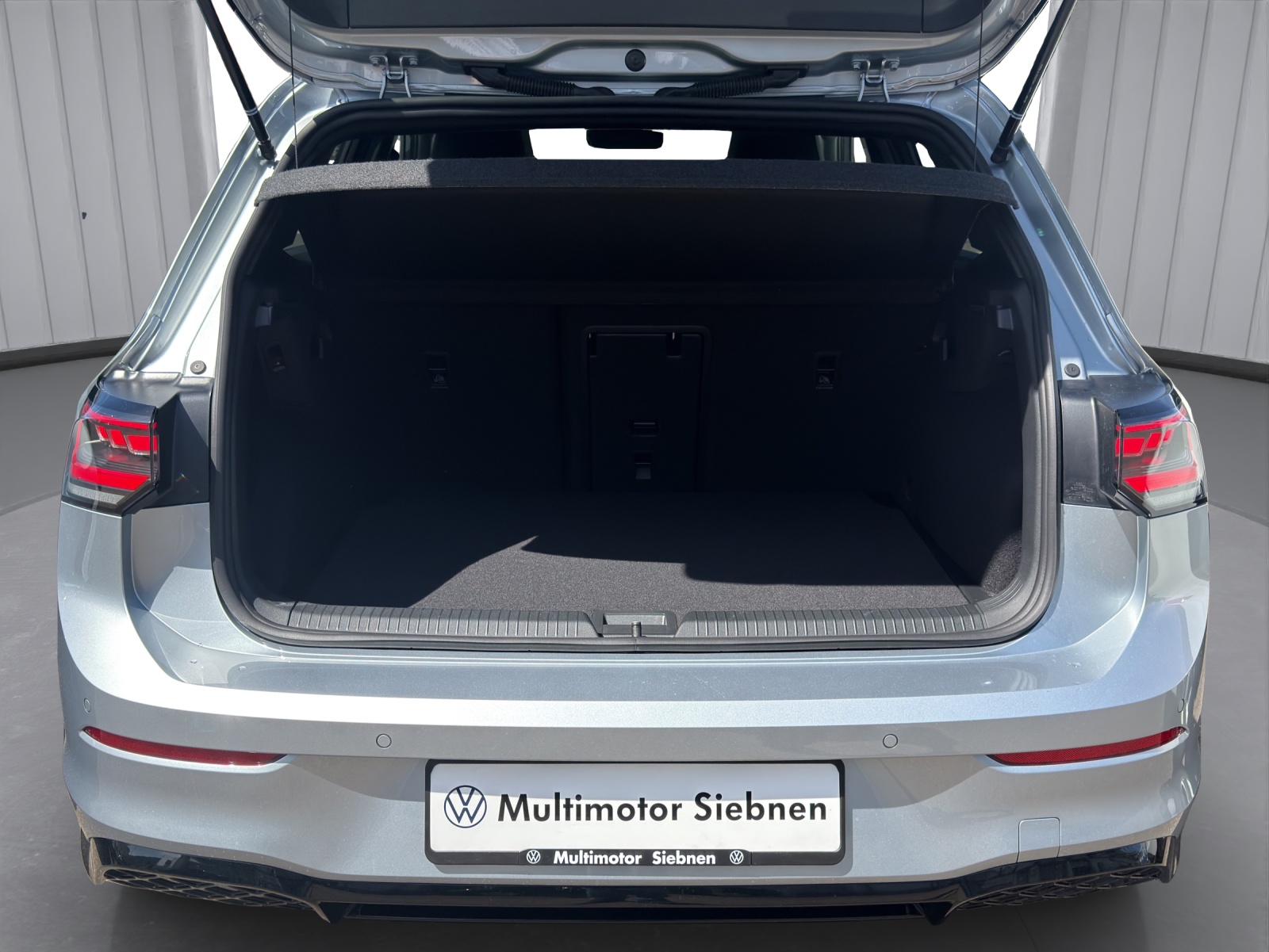 VW Golf 2.0 TSI R-Line DSG 4 Motion-image-13