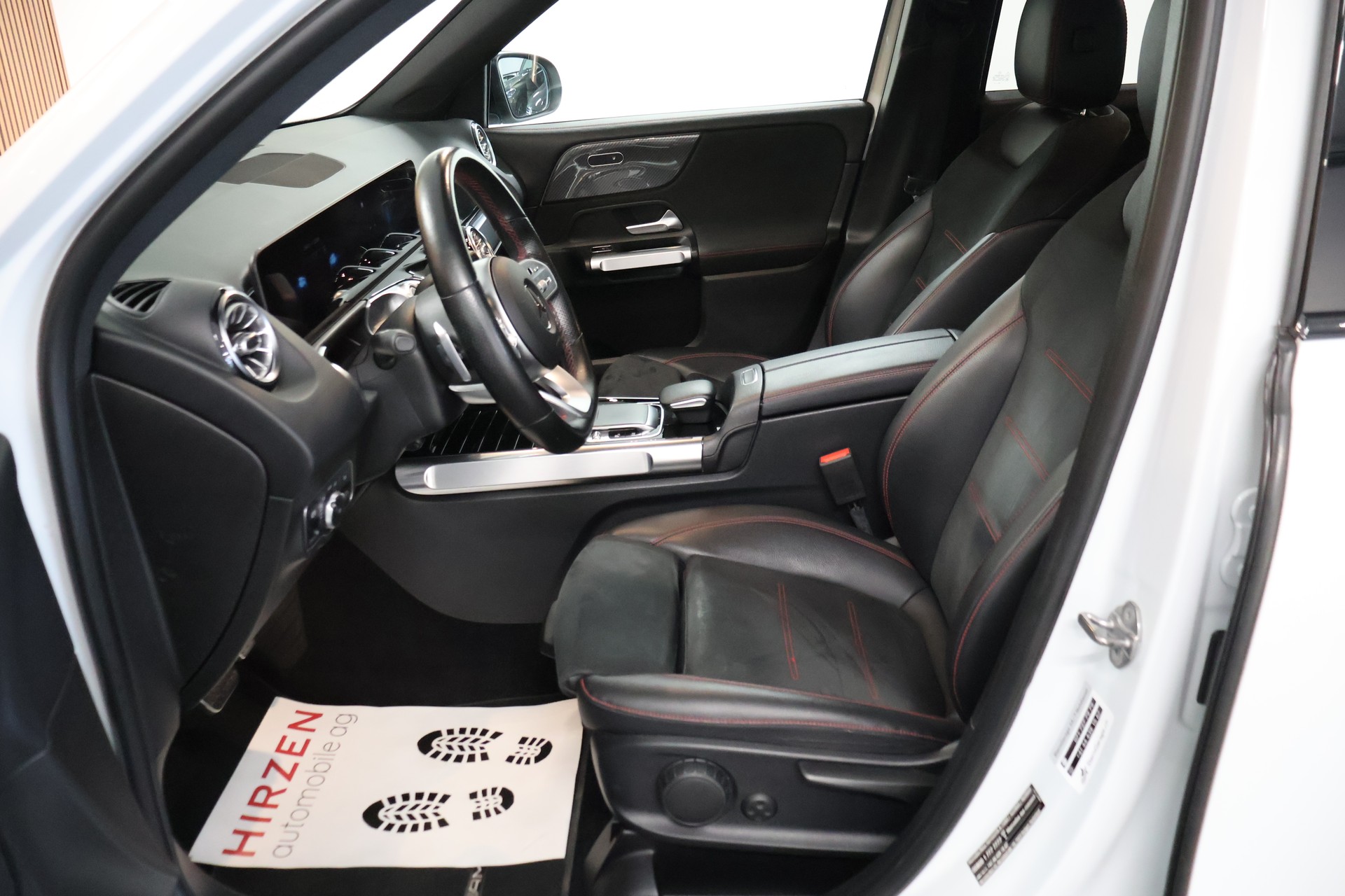MERCEDES-BENZ GLB 220 d 4Matic AMG Line 8G-Tronic-image-8