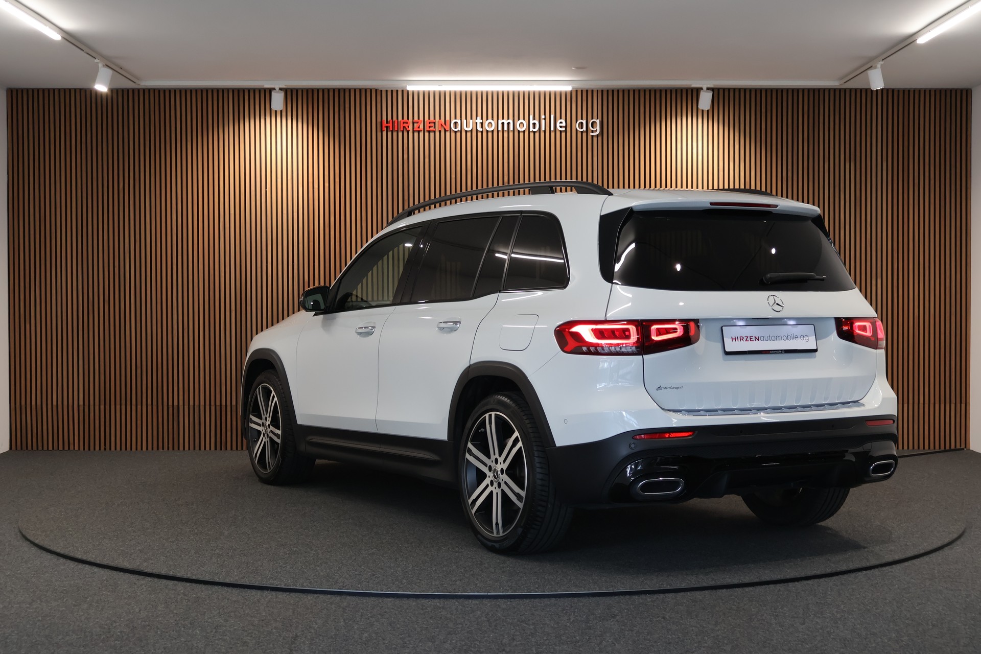 MERCEDES-BENZ GLB 220 d 4Matic AMG Line 8G-Tronic-showroom-element-2