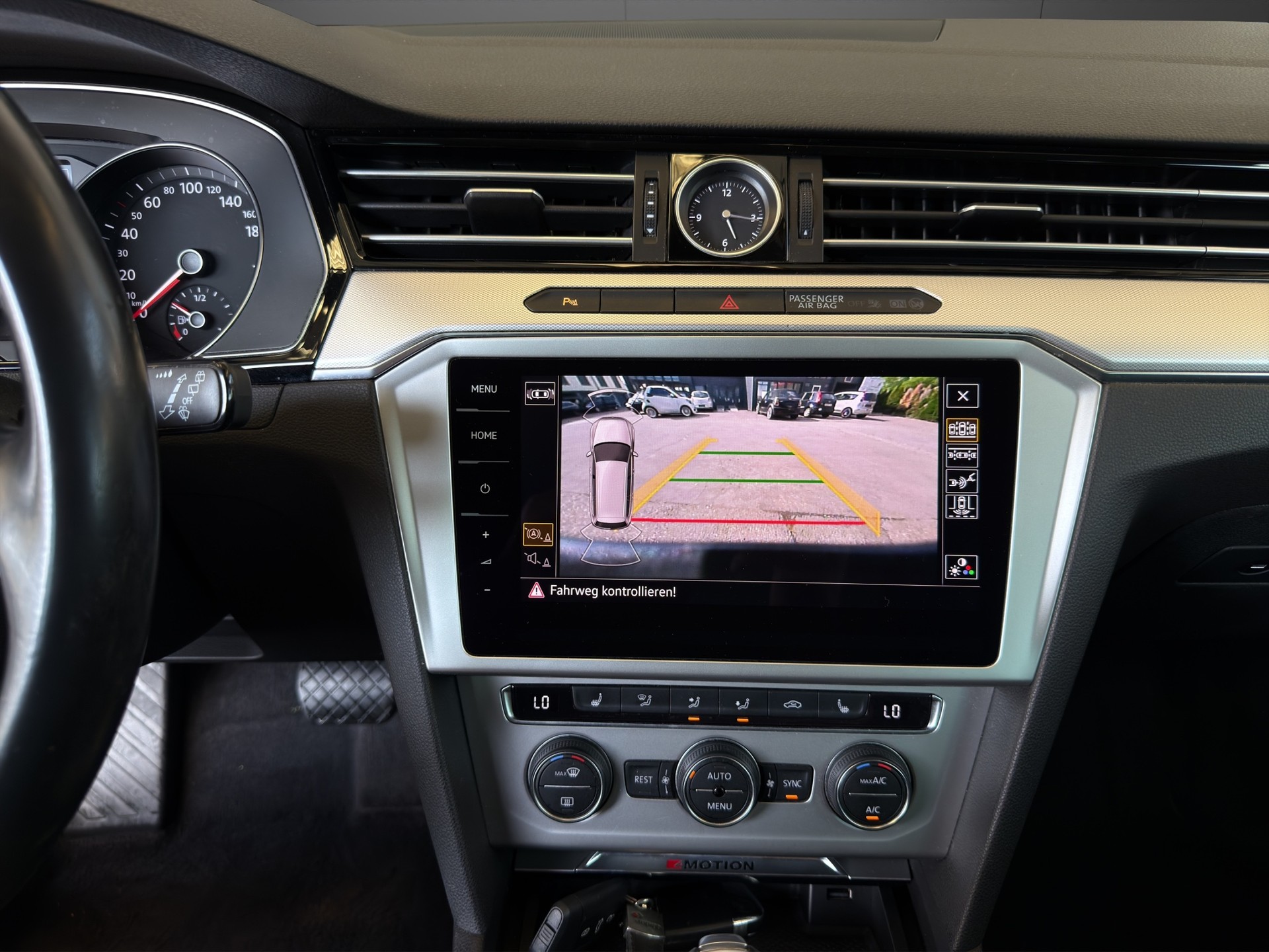 VW Passat Variant 2.0 TDI BMT Comfortline DSG 4Motion-image-13