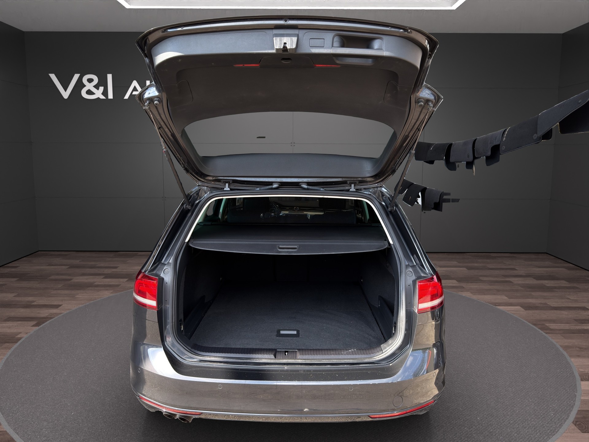 VW Passat Variant 2.0 TDI BMT Comfortline DSG 4Motion-image-23