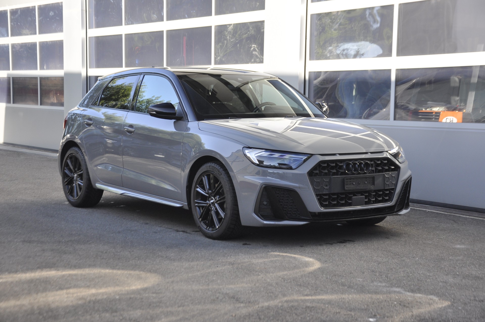 AUDI A1 Sportback 30 TFSI S Line S-tronic-image-0