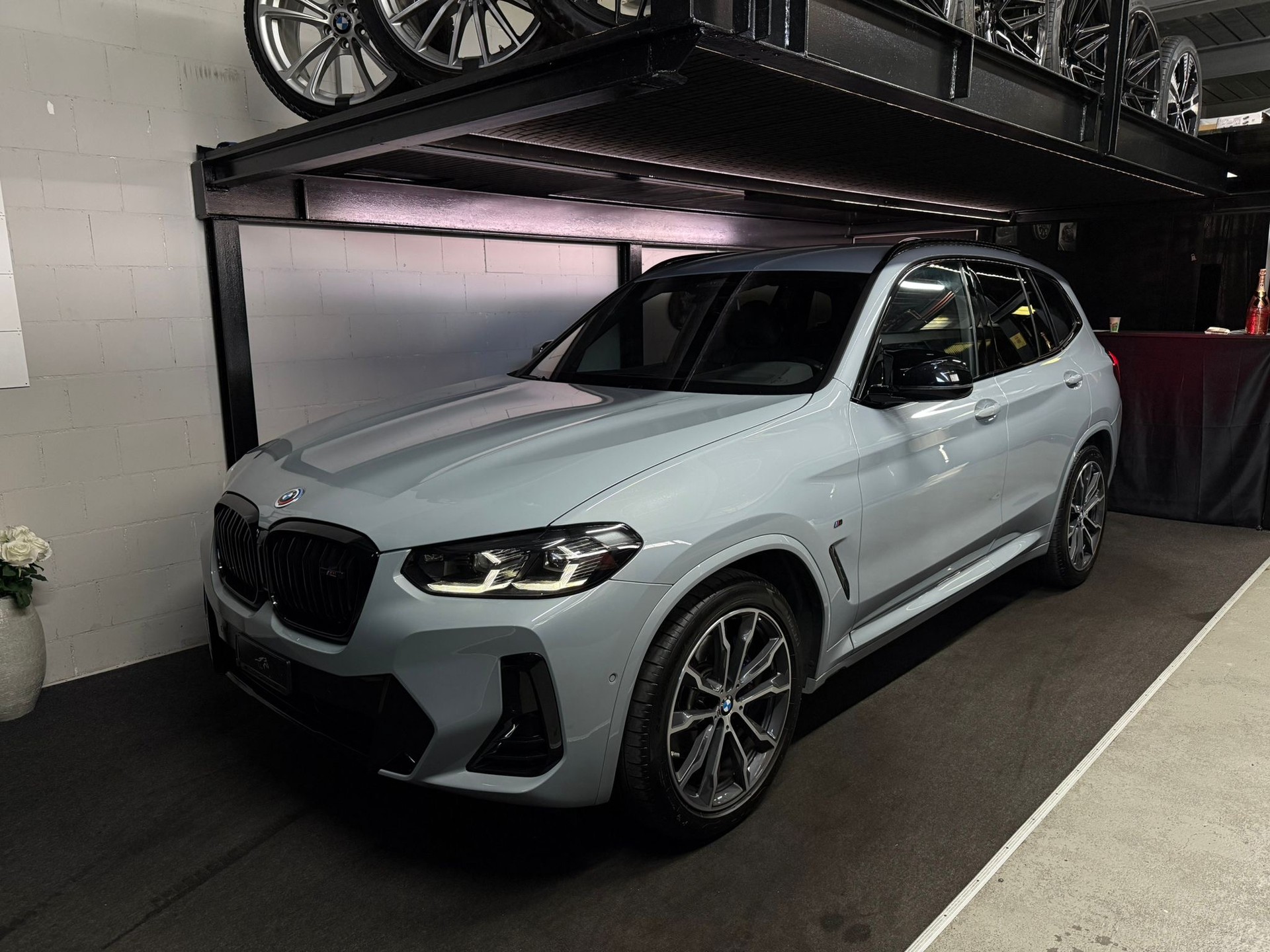 BMW X3 M40i M-Sport Edition / Carbon-showroom-element-1