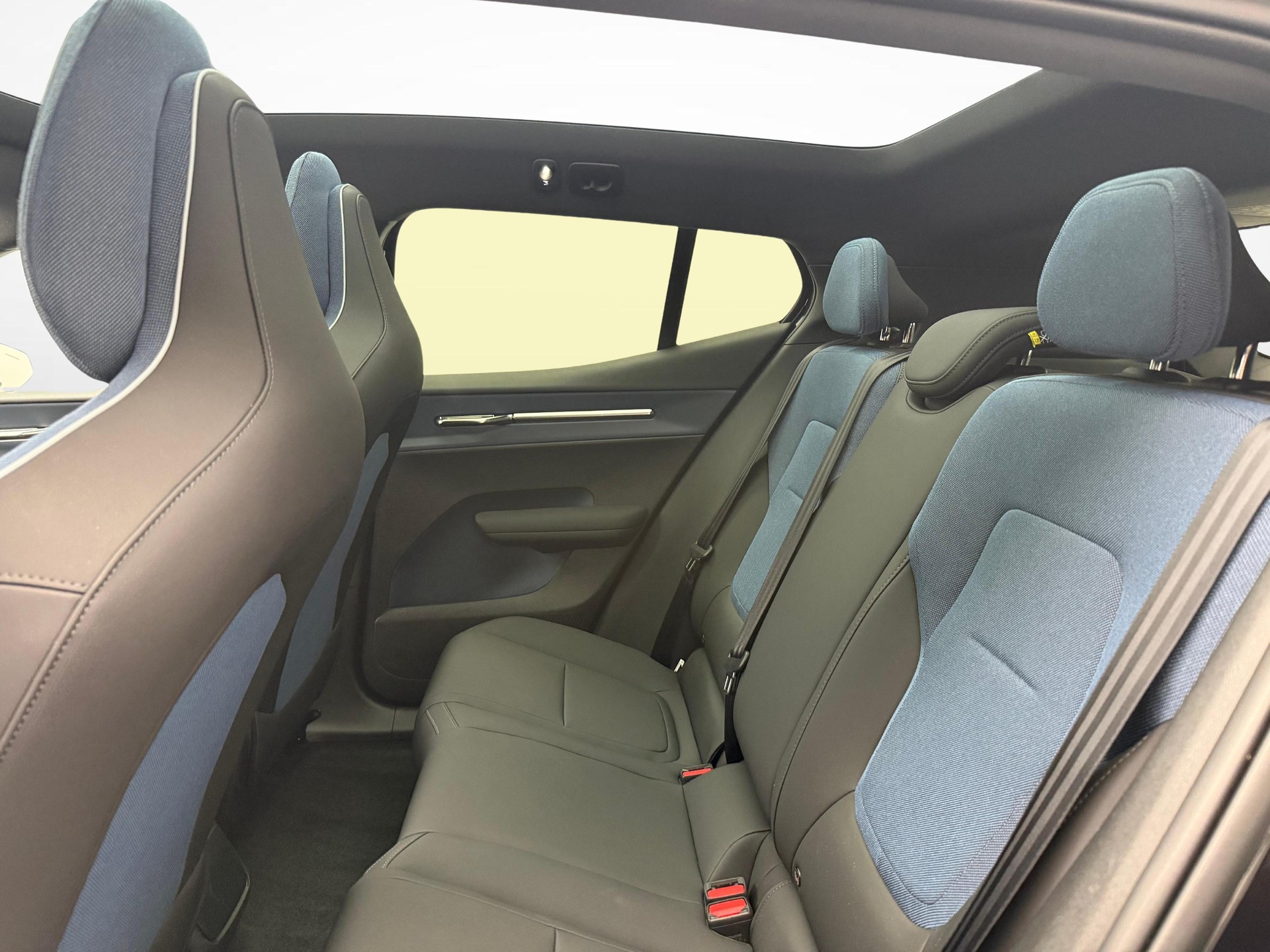 VOLVO EX30 E60 Twin Ultra Performance AWD-image-10