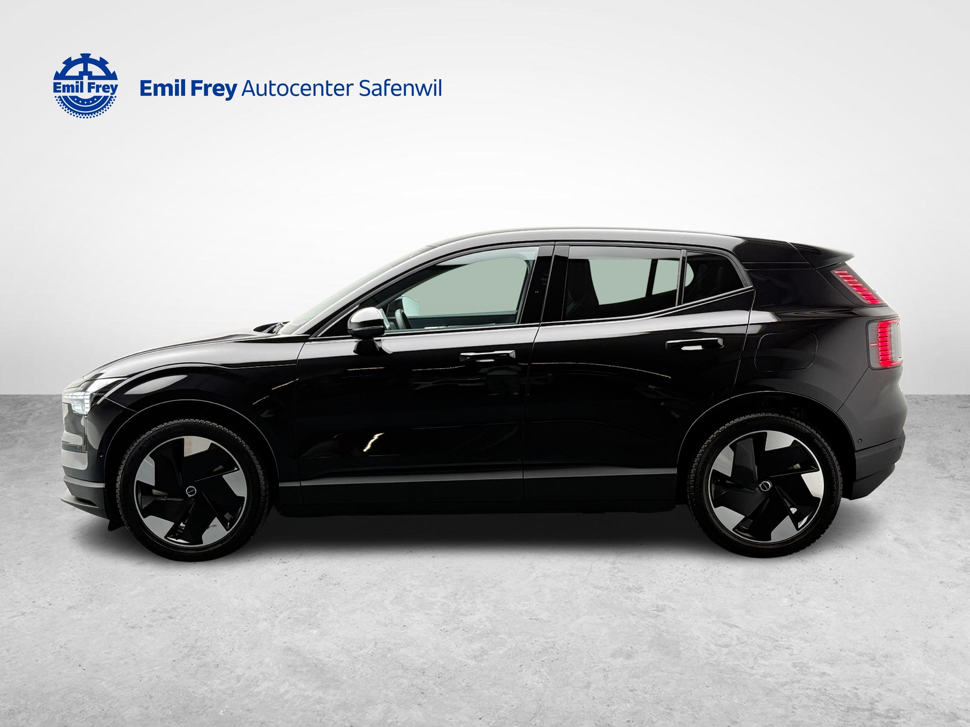VOLVO EX30 E60 Twin Ultra Performance AWD-image-1