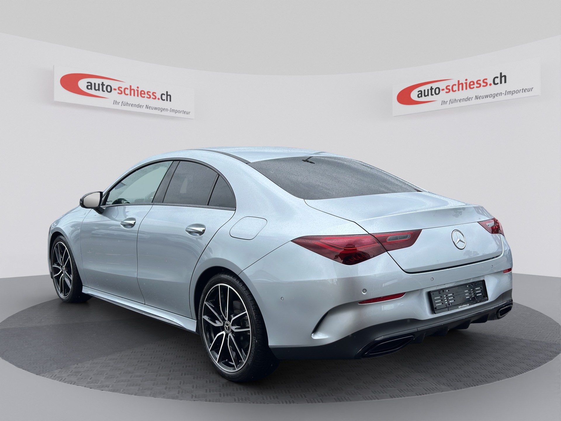 MERCEDES-BENZ CLA 200 Coupe 7G-DCT AMG-Line Night-image-2