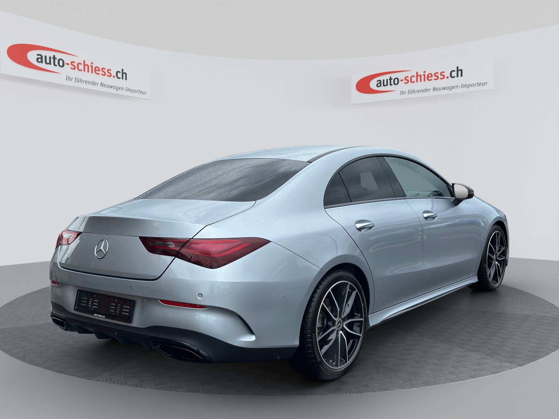 MERCEDES-BENZ CLA 200 Coupe 7G-DCT AMG-Line Night-image-4