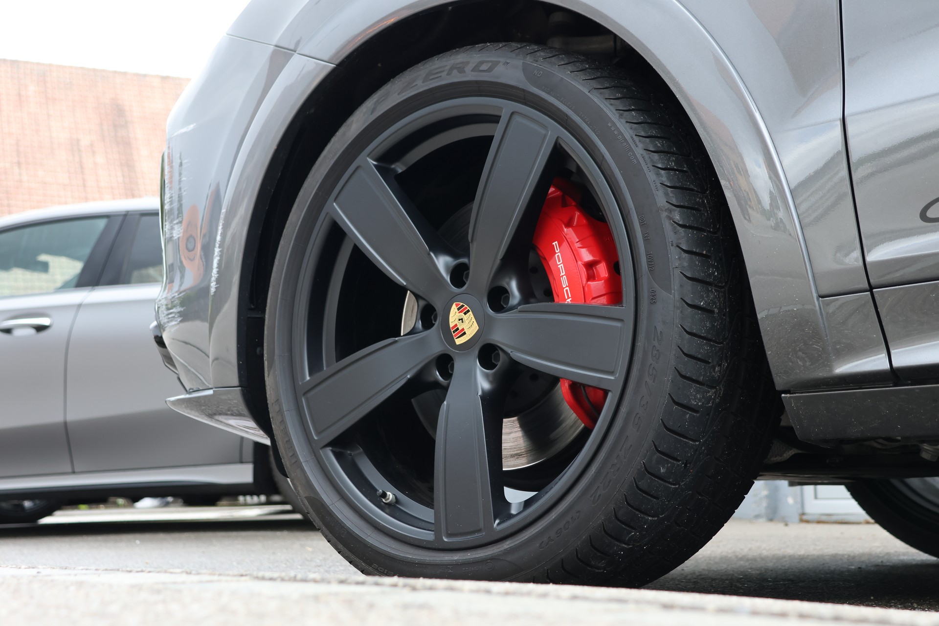 PORSCHE Cayenne GTS (CH) "2+2y Approved"-image-7