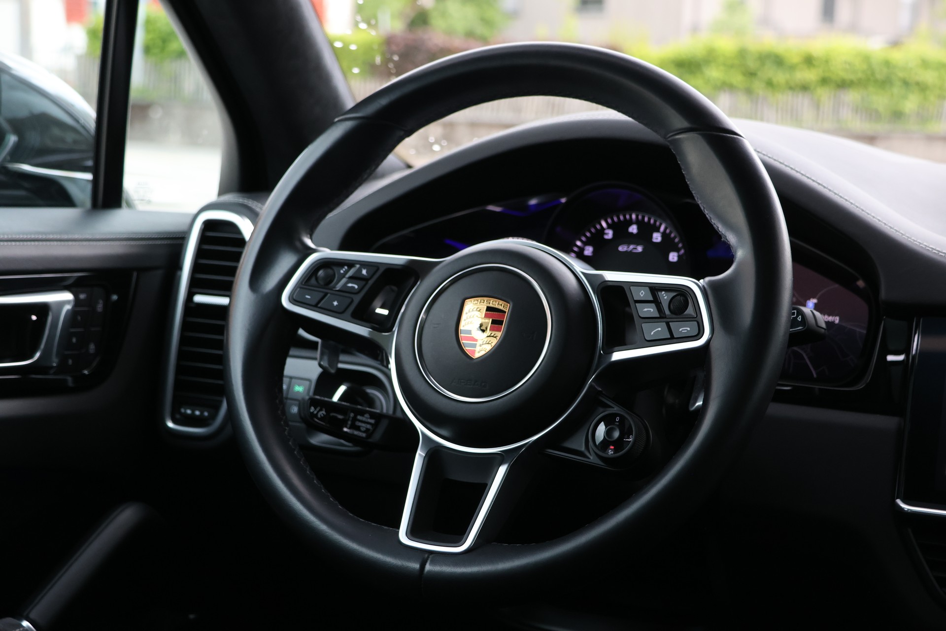 PORSCHE Cayenne GTS (CH) "2+2y Approved"-image-15