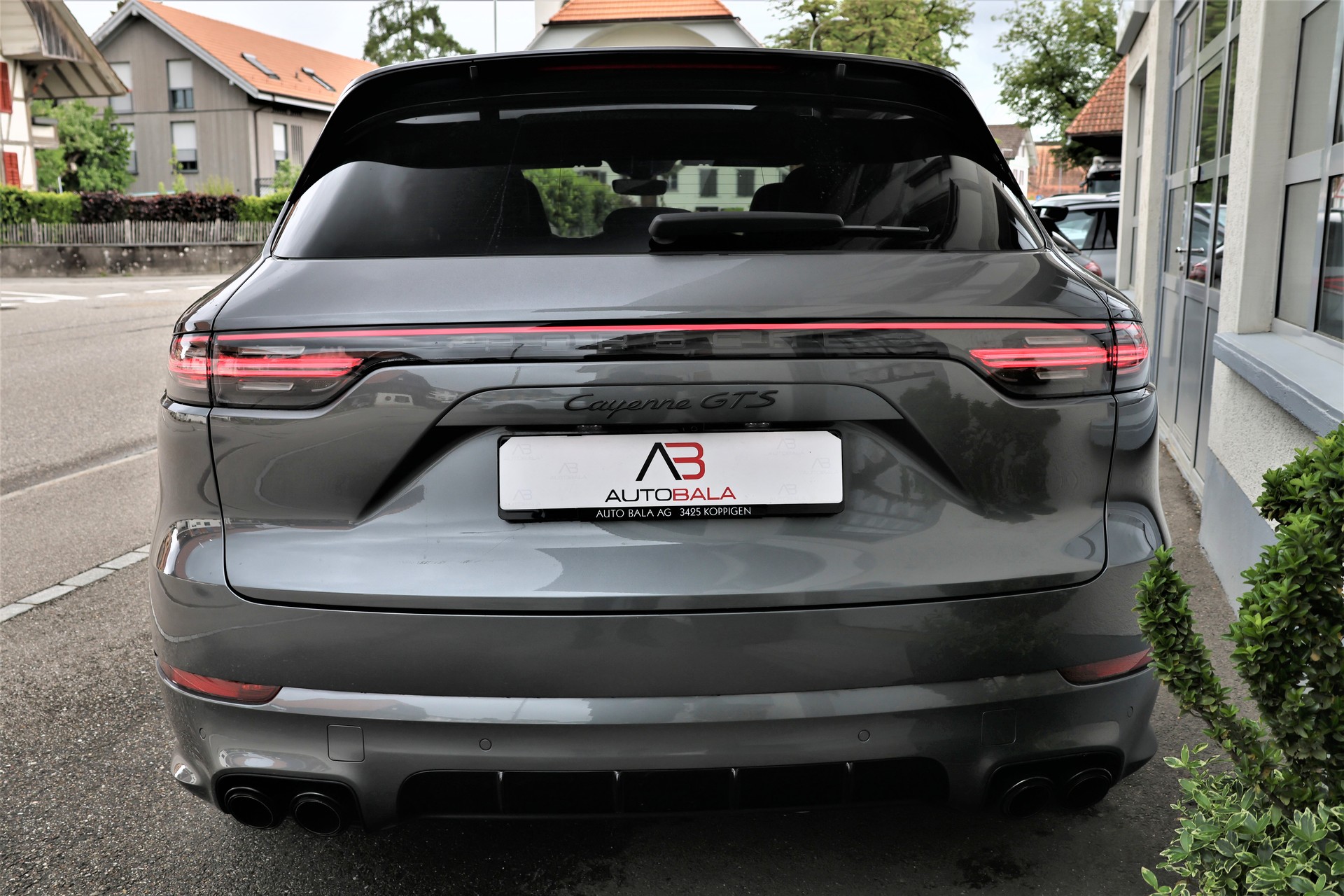 PORSCHE Cayenne GTS (CH) "2+2y Approved"-image-8