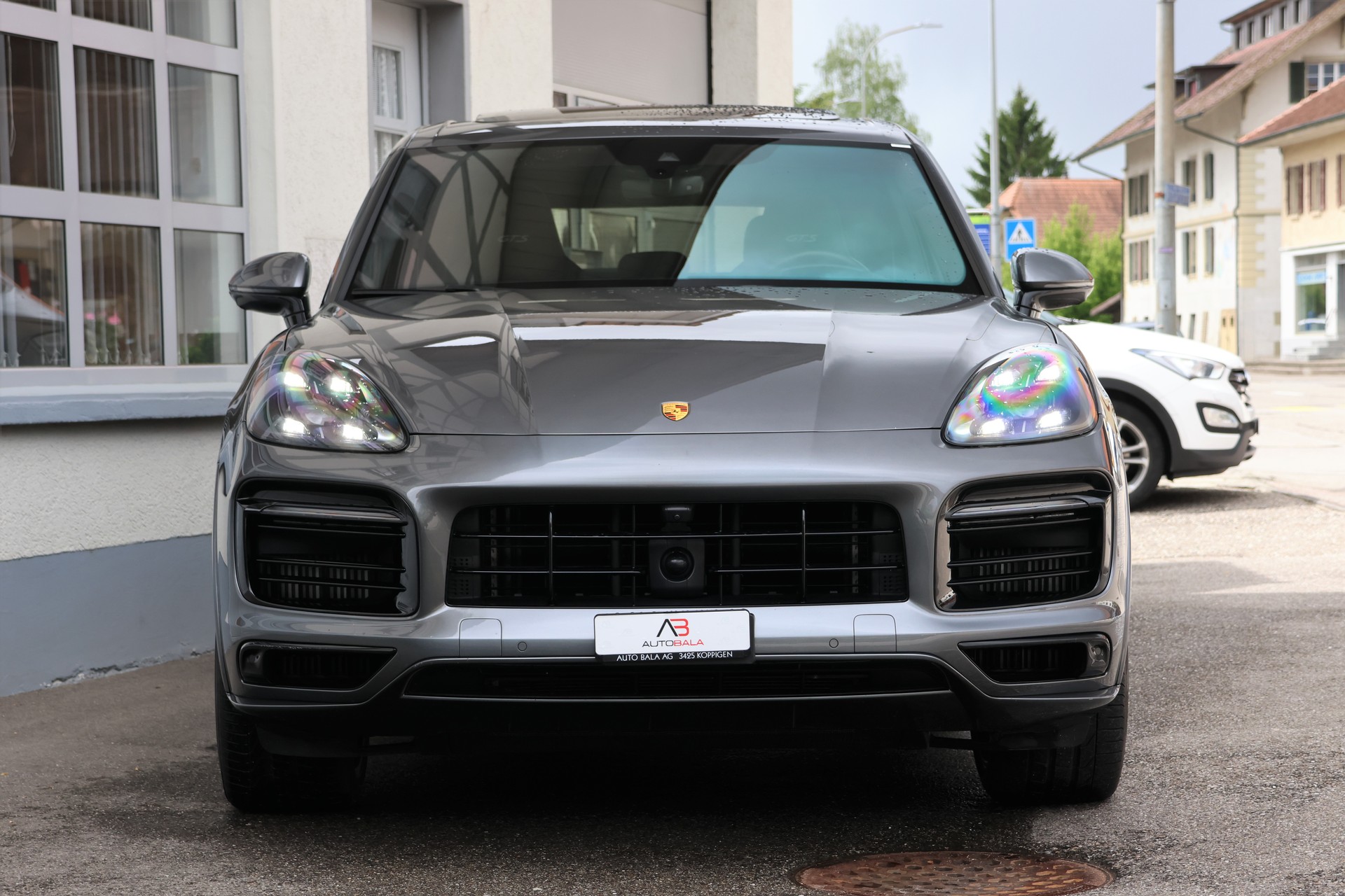 PORSCHE Cayenne GTS (CH) "2+2y Approved"-image-1