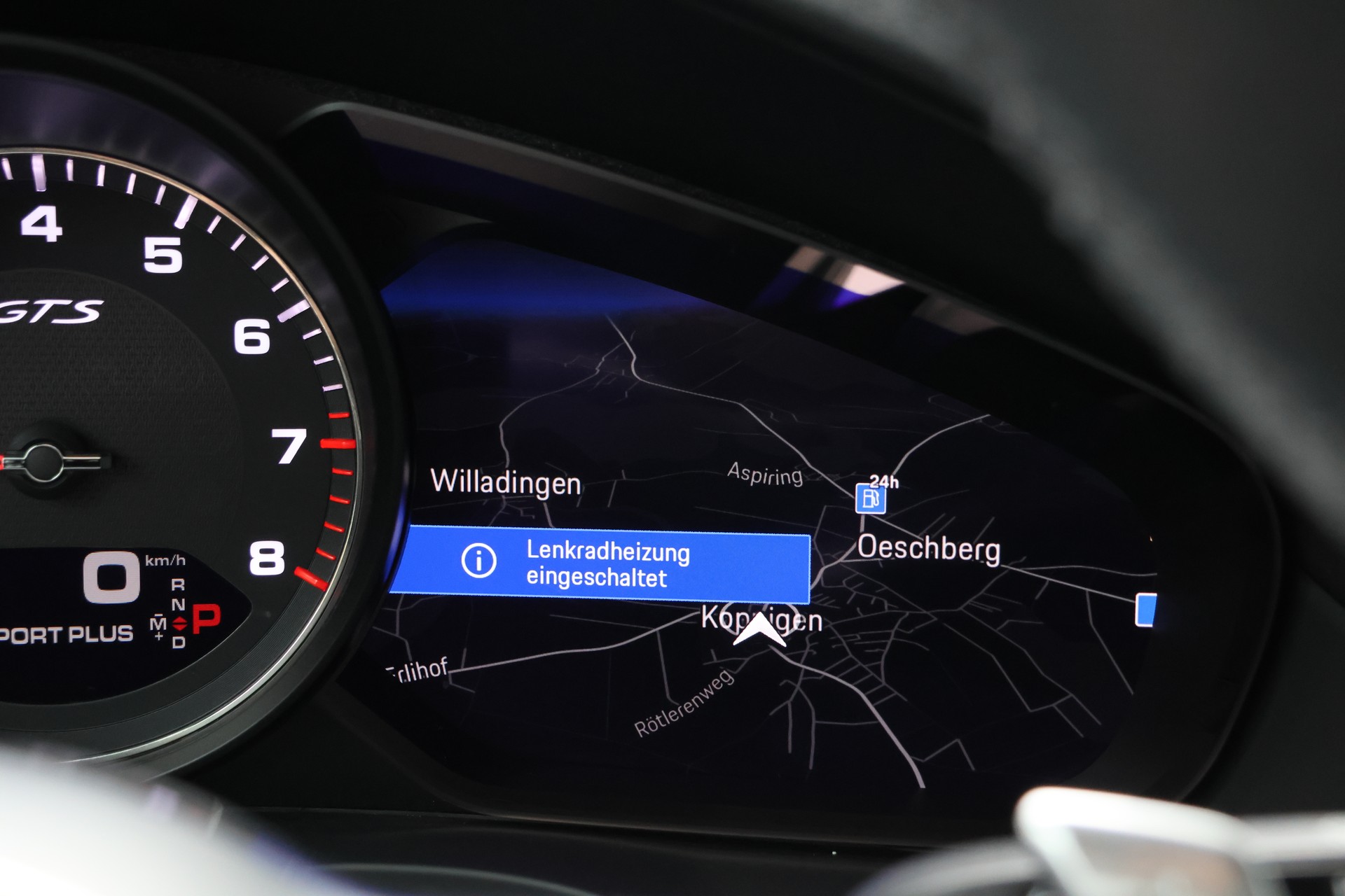 PORSCHE Cayenne GTS (CH) "2+2y Approved"-image-28