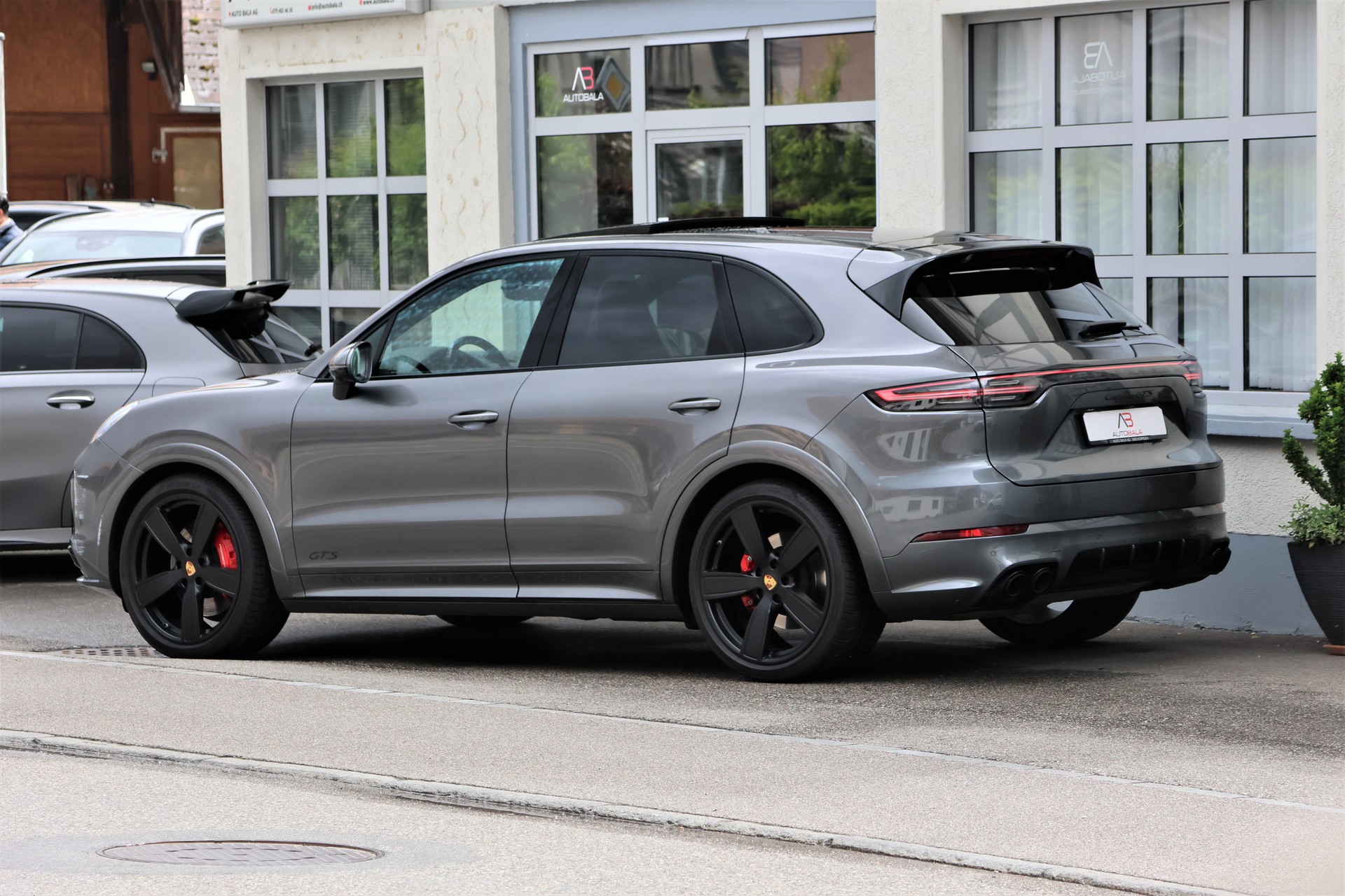 PORSCHE Cayenne GTS (CH) "2+2y Approved"-image-4