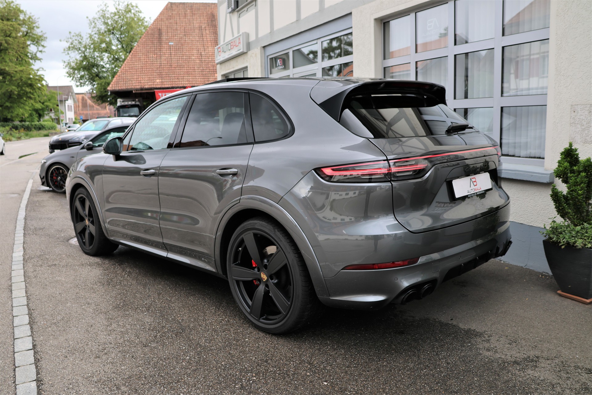PORSCHE Cayenne GTS (CH) "2+2y Approved"-image-6