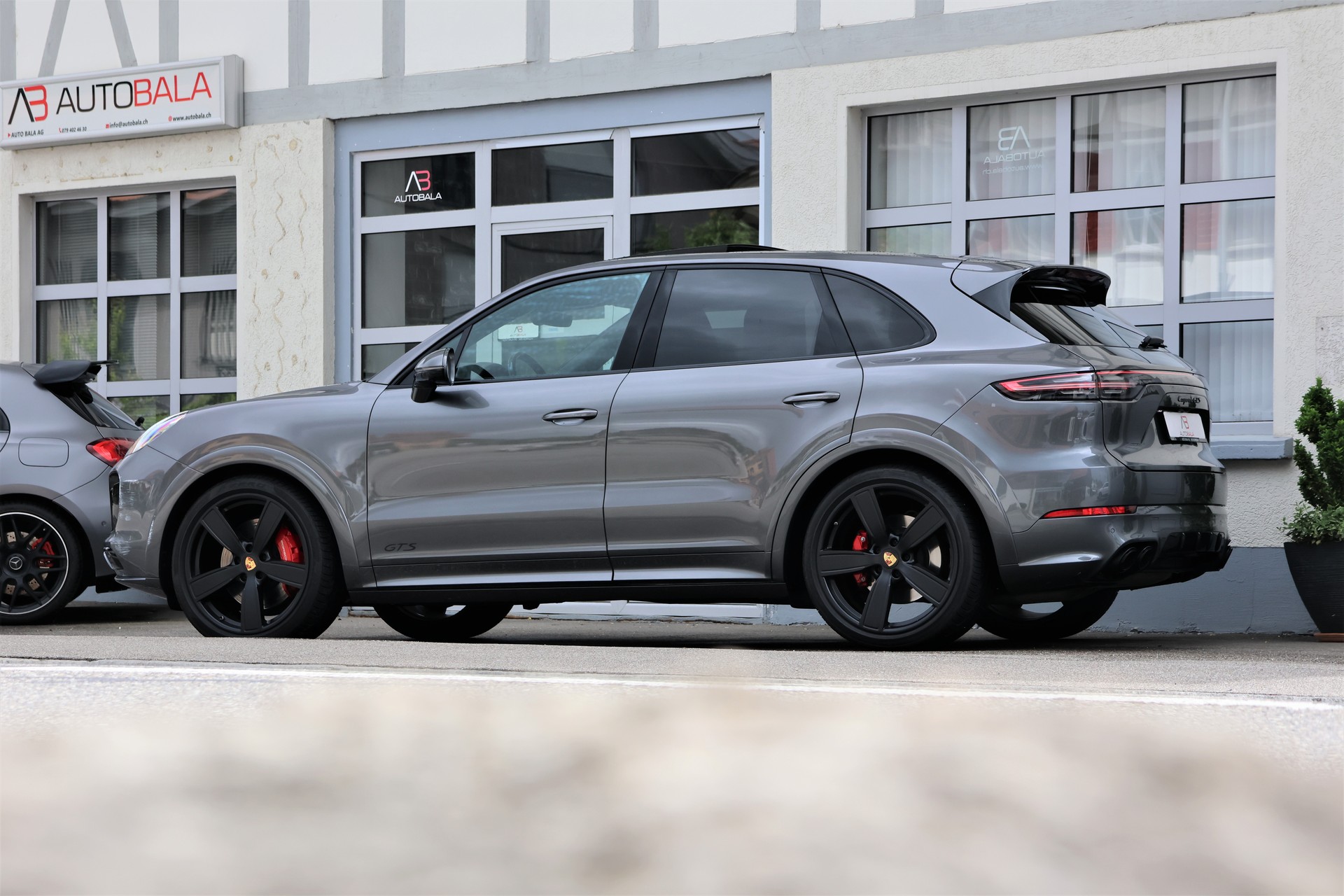 PORSCHE Cayenne GTS (CH) "2+2y Approved"-image-3