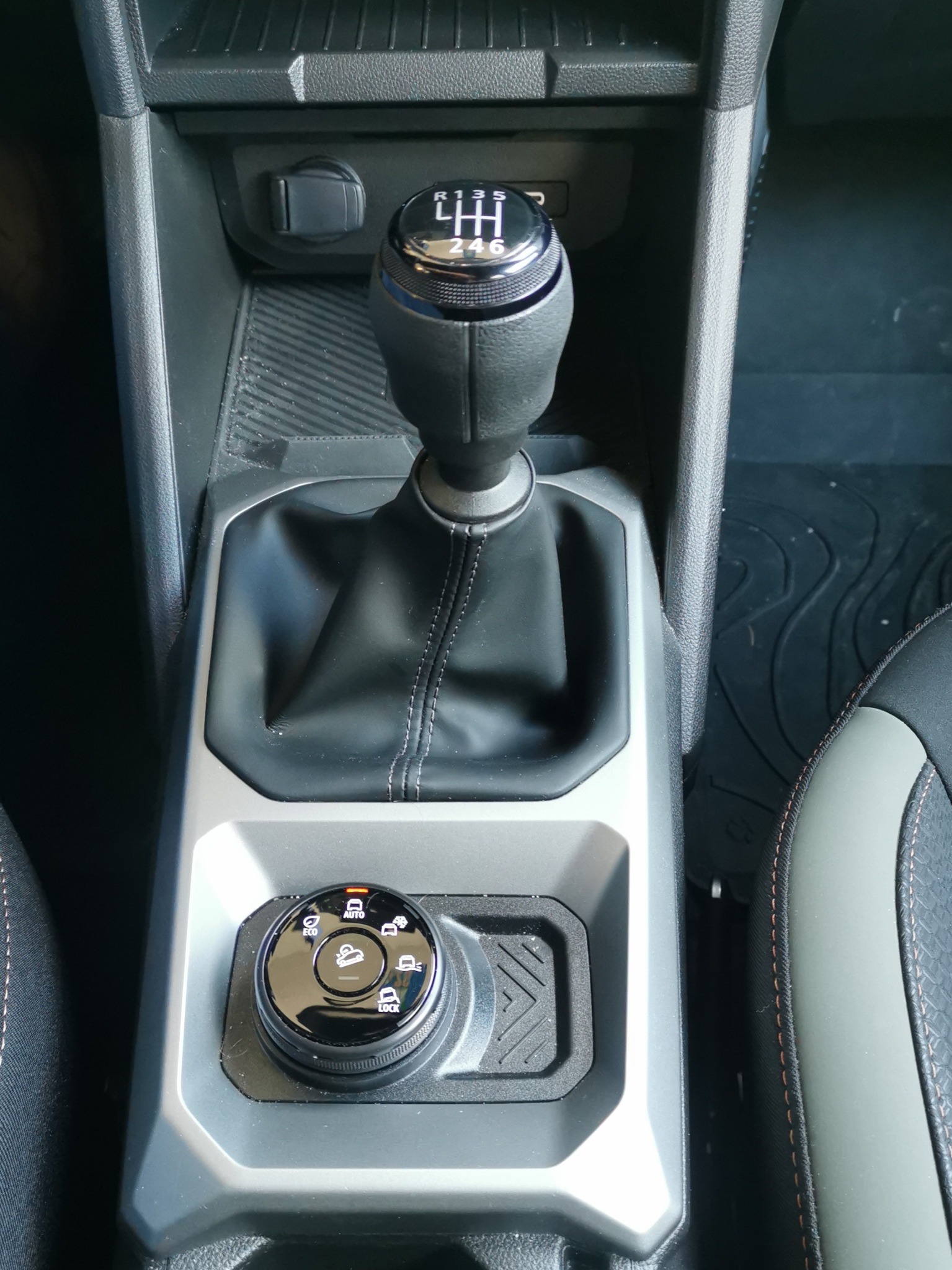 DACIA Duster TCe 130 48V Extreme 4x4-image-16