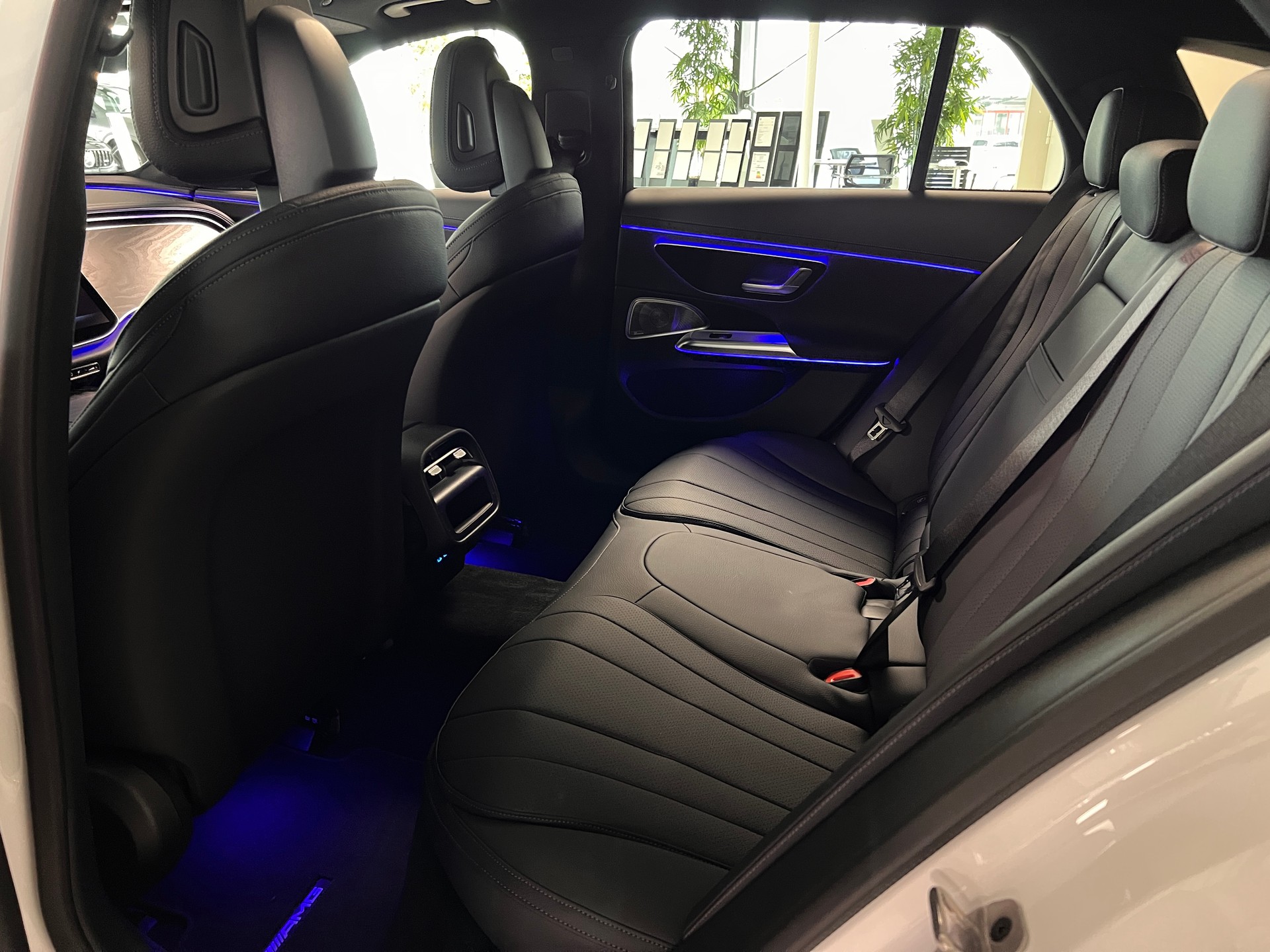 MERCEDES-BENZ E 220 d T 4Matic 9G-Tronic-image-8