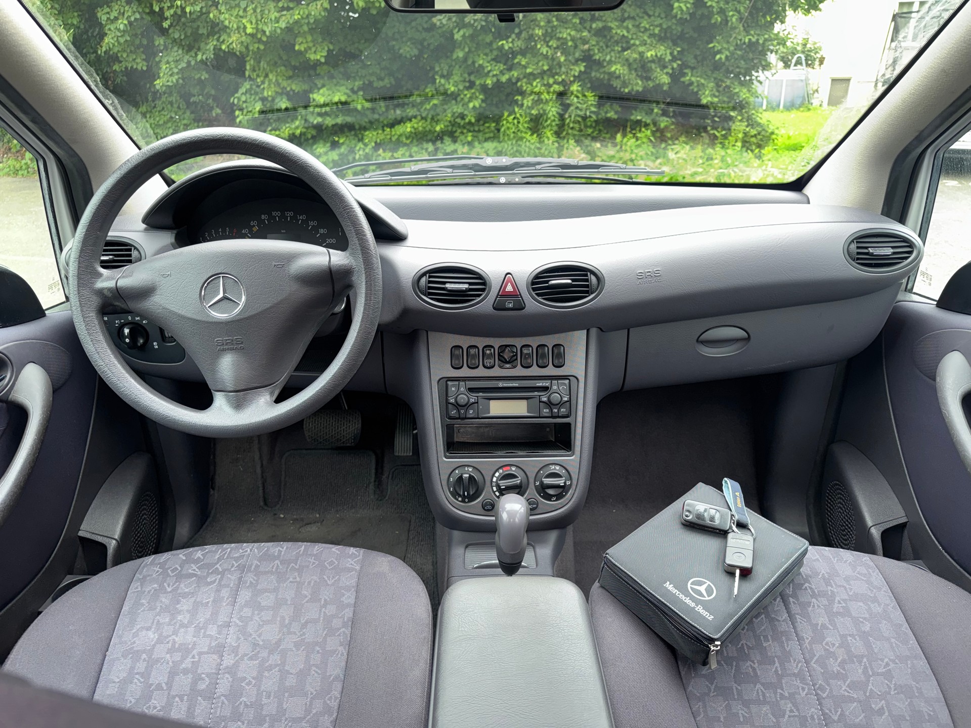 MERCEDES-BENZ A 140 Classic-image-12