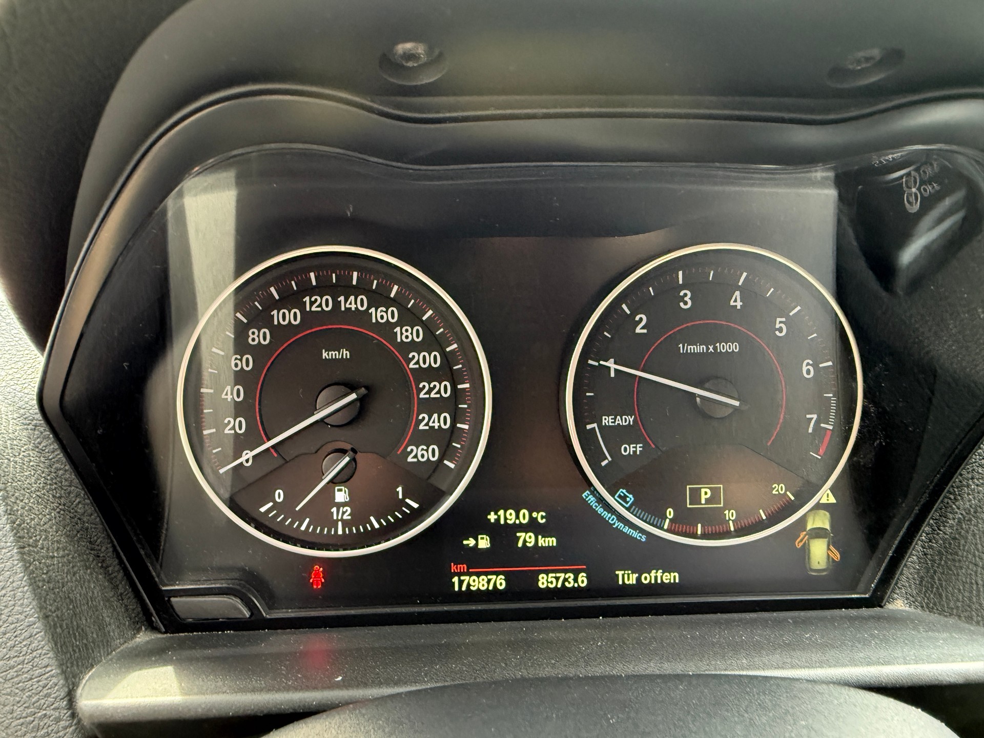 BMW 118i-image-6