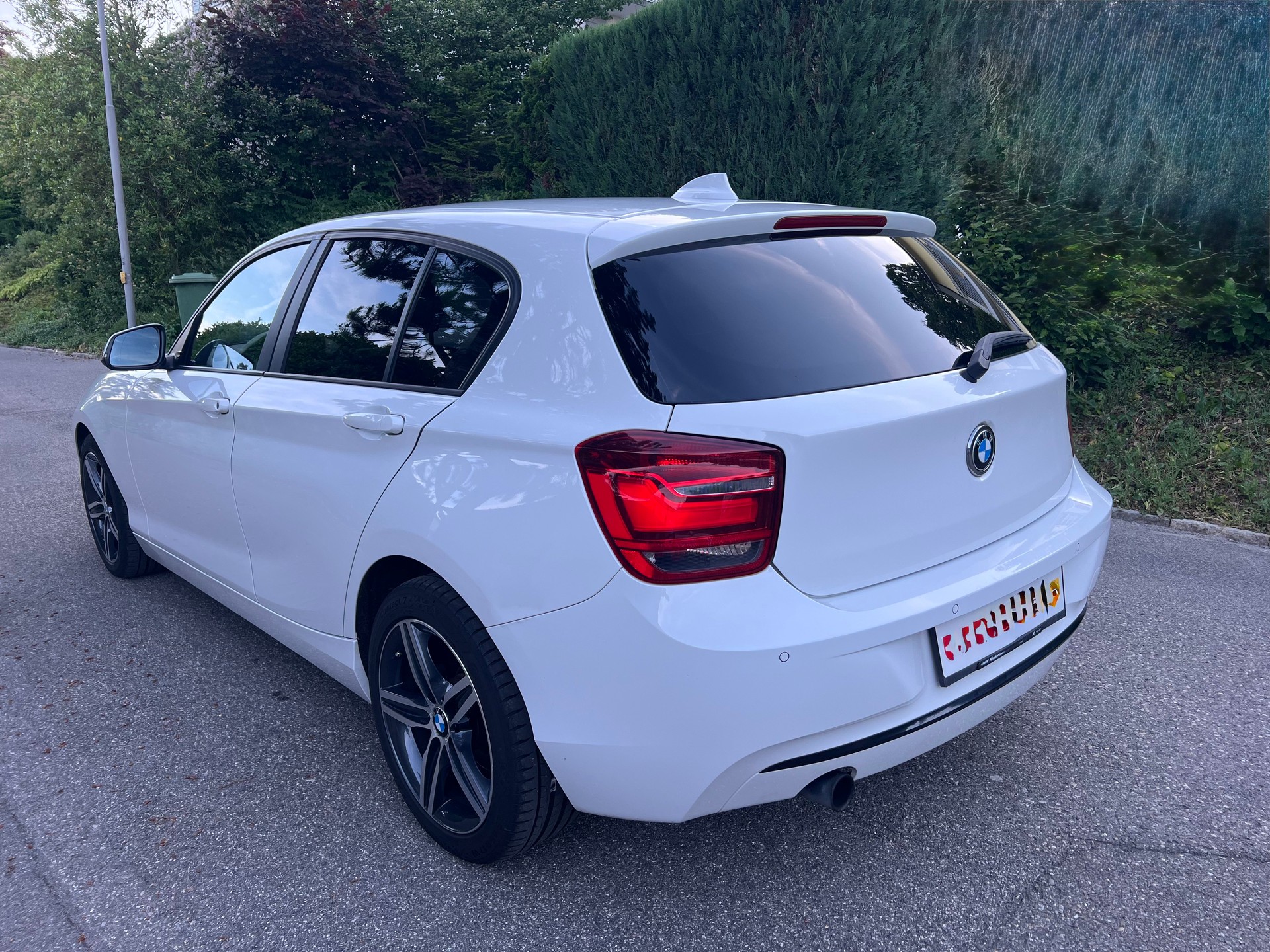 BMW 118i-image-2
