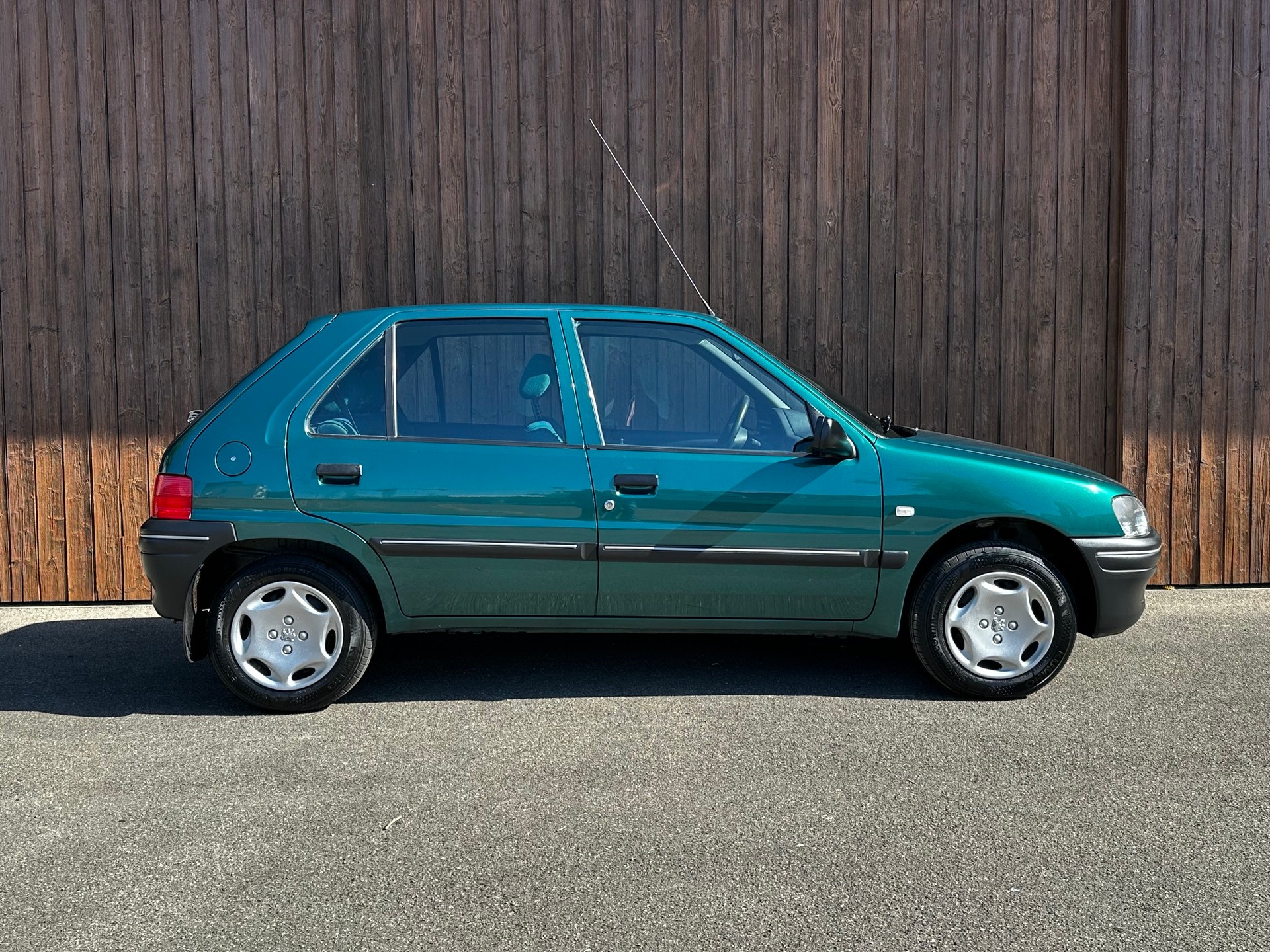 PEUGEOT 106-image-3