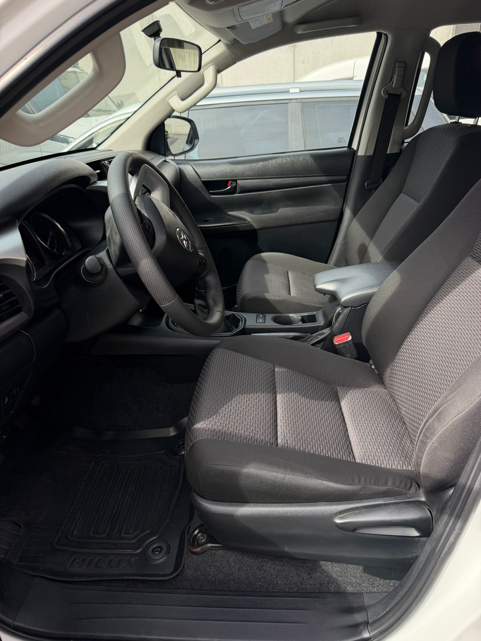 TOYOTA Hilux 2.4D-4D Comfort Double Cab 4x4-image-11