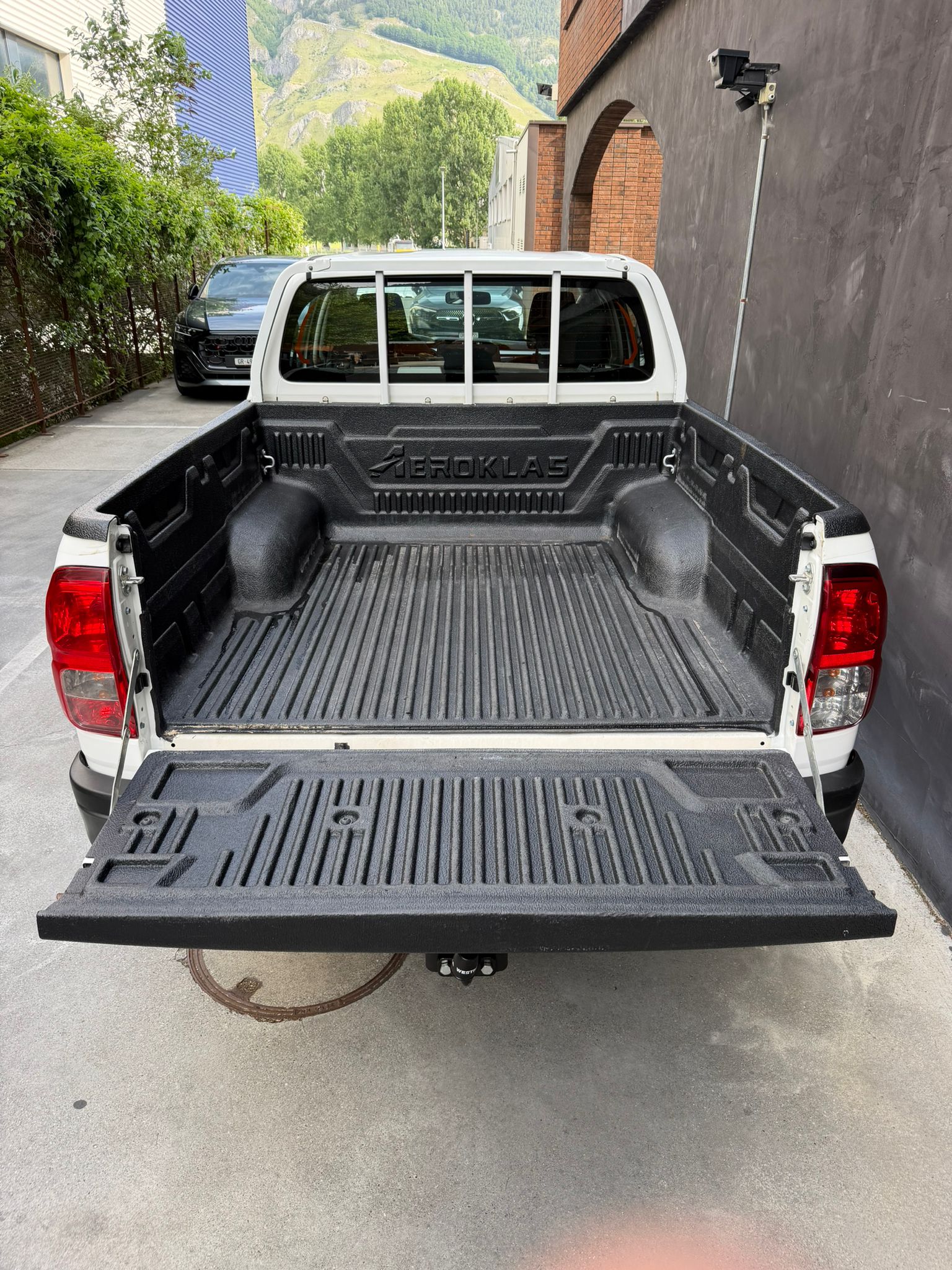 TOYOTA Hilux 2.4D-4D Comfort Double Cab 4x4-image-7