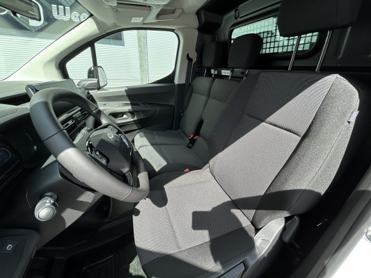TOYOTA Proace C. Van EV Active L-image-6
