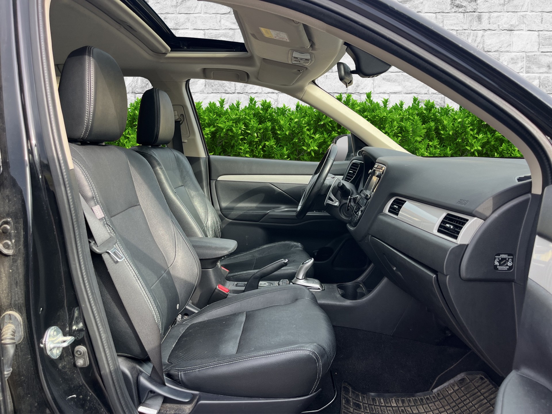 MITSUBISHI Outlander 2.0 PHEV Navigator eAssist-image-11