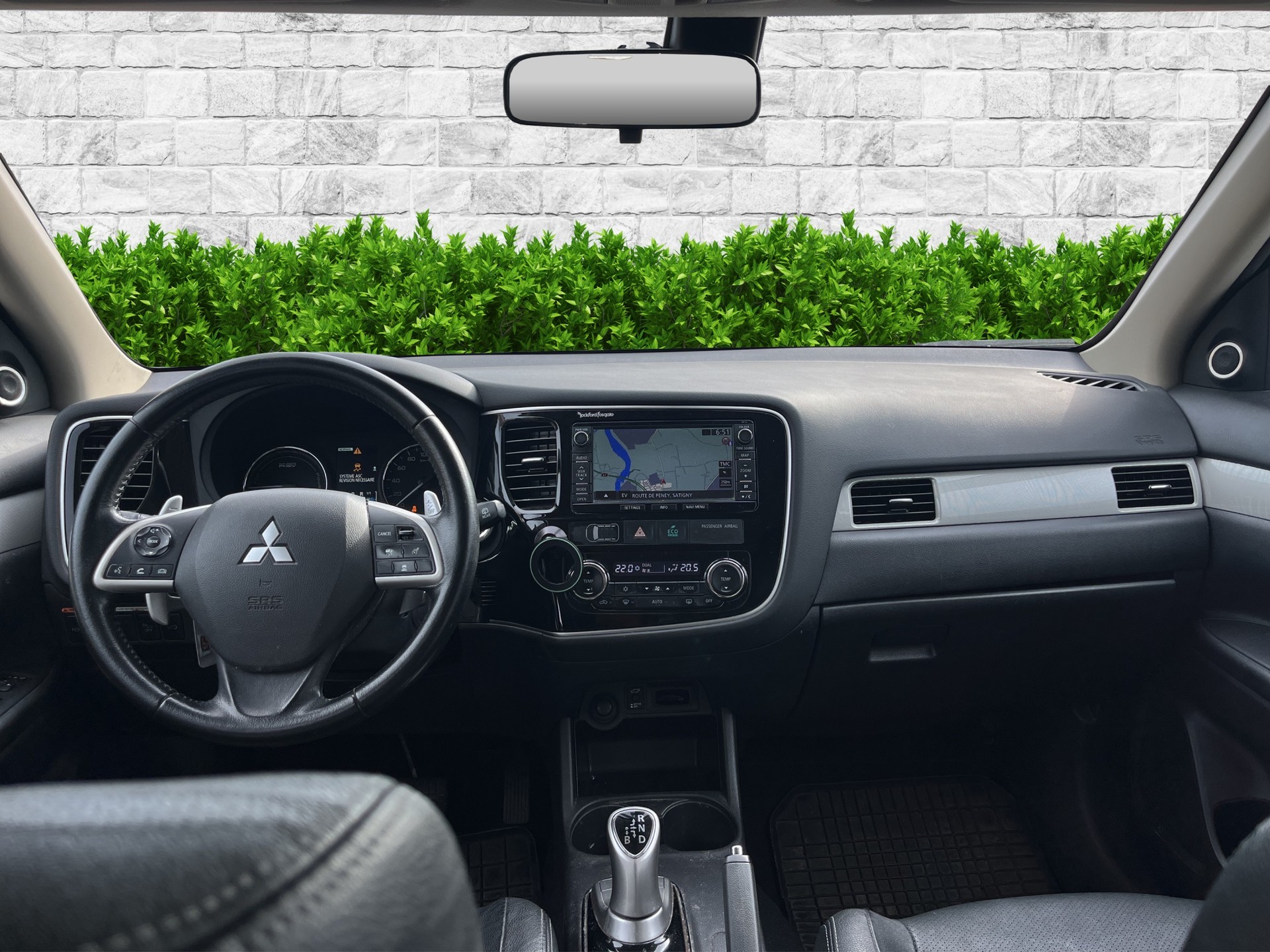 MITSUBISHI Outlander 2.0 PHEV Navigator eAssist-image-8
