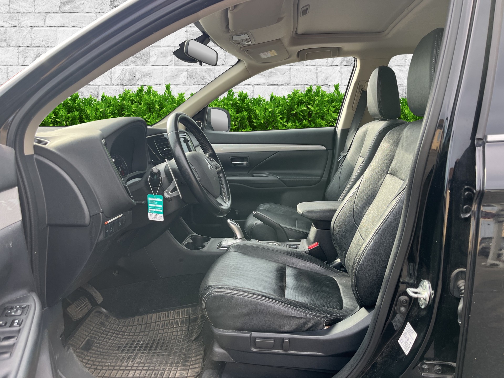 MITSUBISHI Outlander 2.0 PHEV Navigator eAssist-image-10